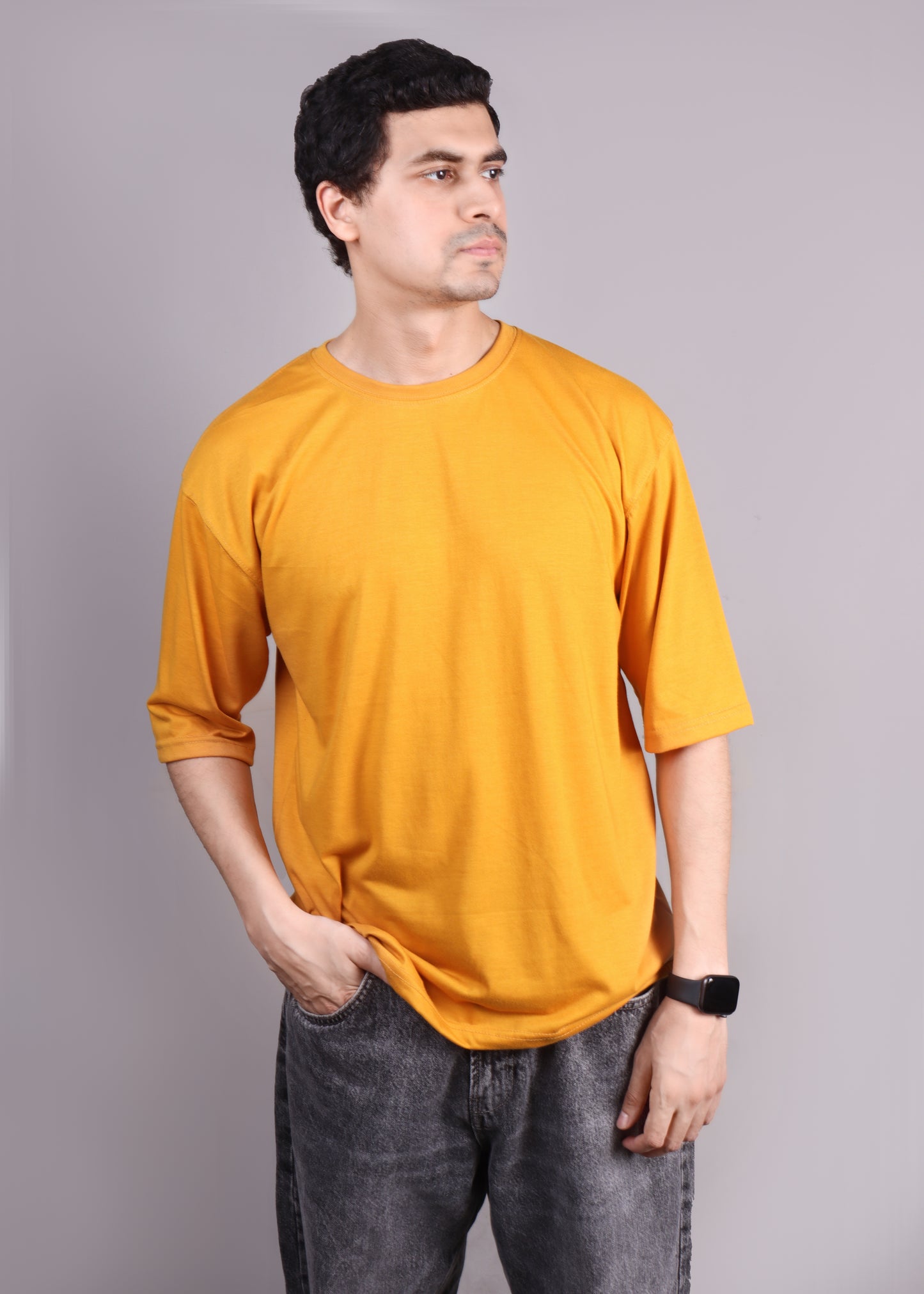 BASIC OVERSIZED T-SHIRT