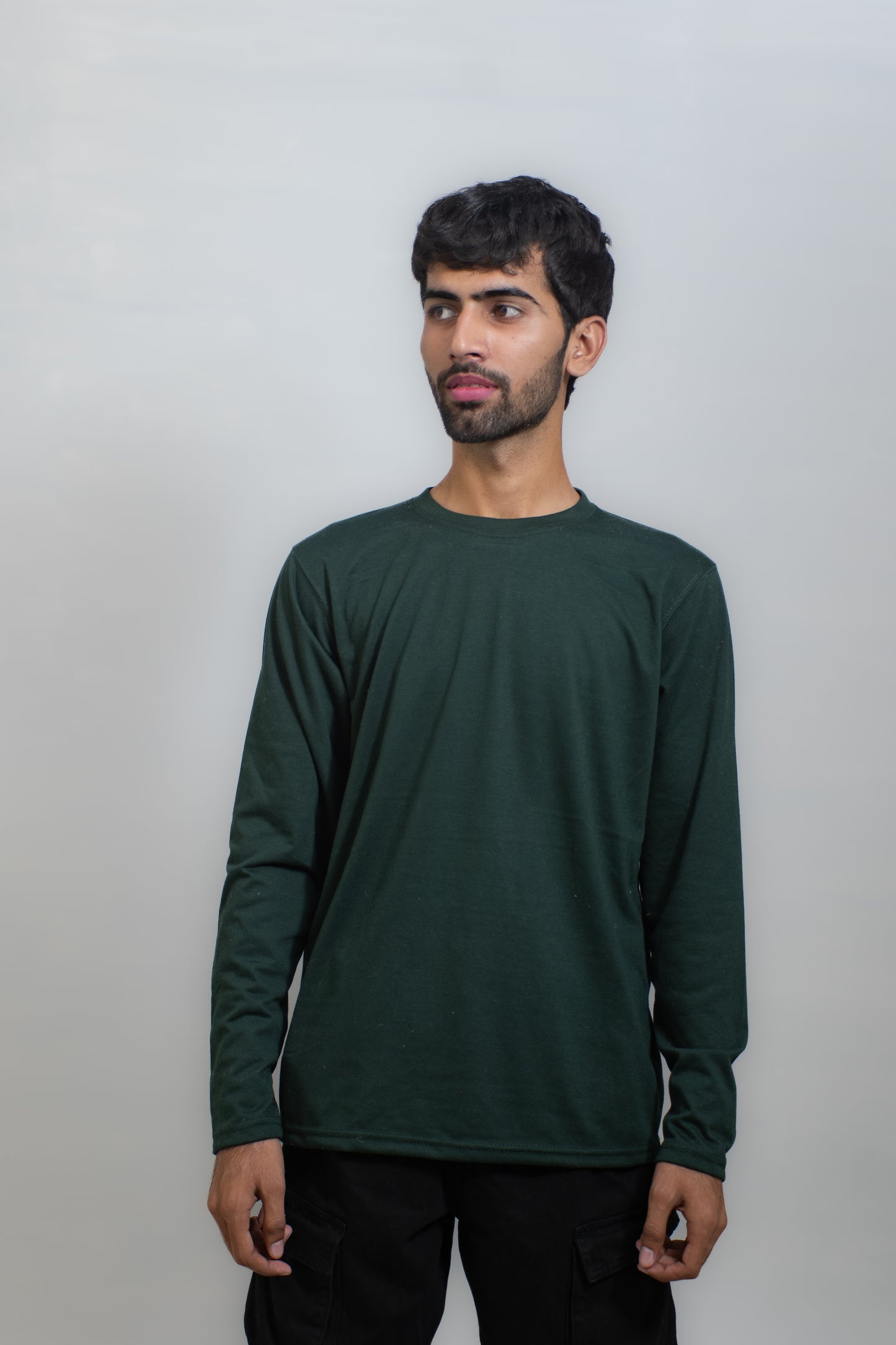 BASIC FULL SLEEVES T-SHIRT