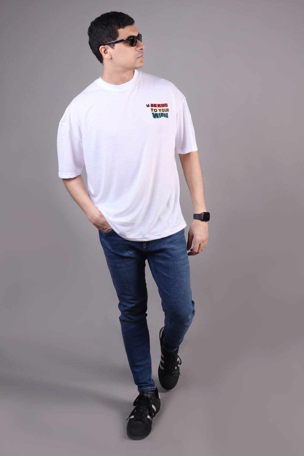 GRAPHIC OVERSIZED T-SHIRT (Be Kind)