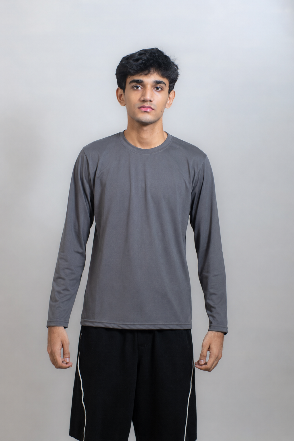 BASIC FULL SLEEVES T-SHIRT