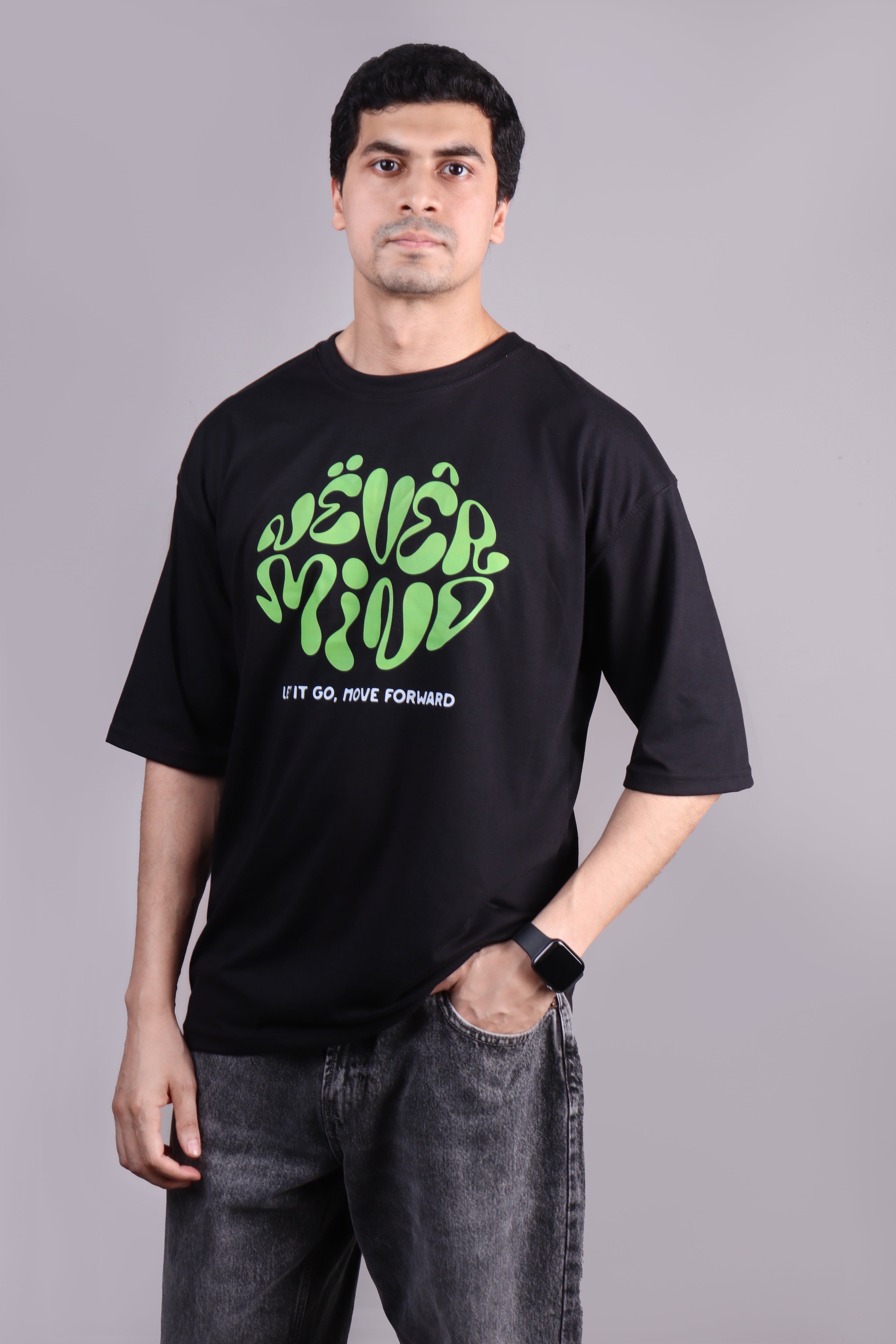 GRAPHIC OVERSIZED T-SHIRT (Never Mind)