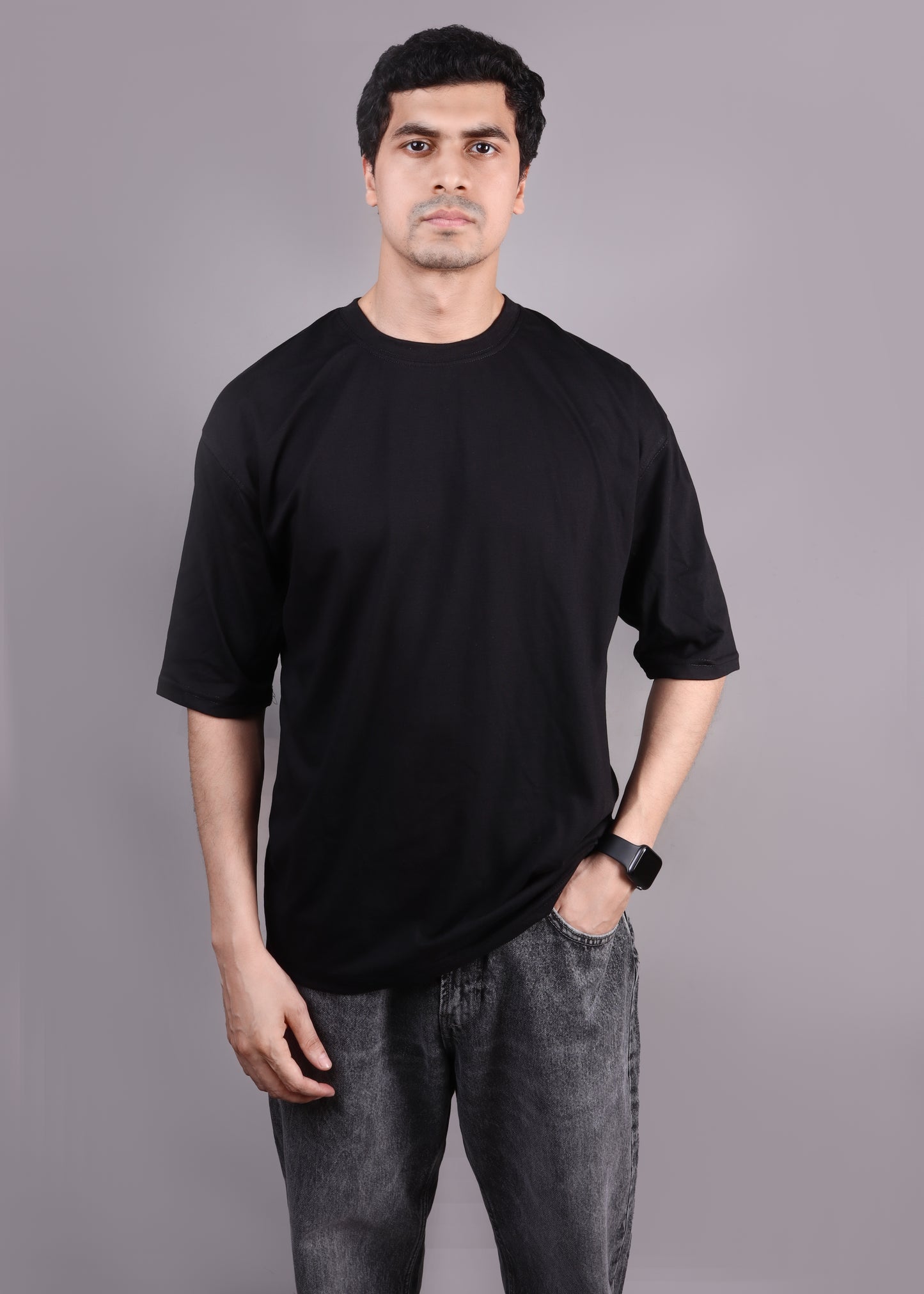 BASIC OVERSIZED T-SHIRT