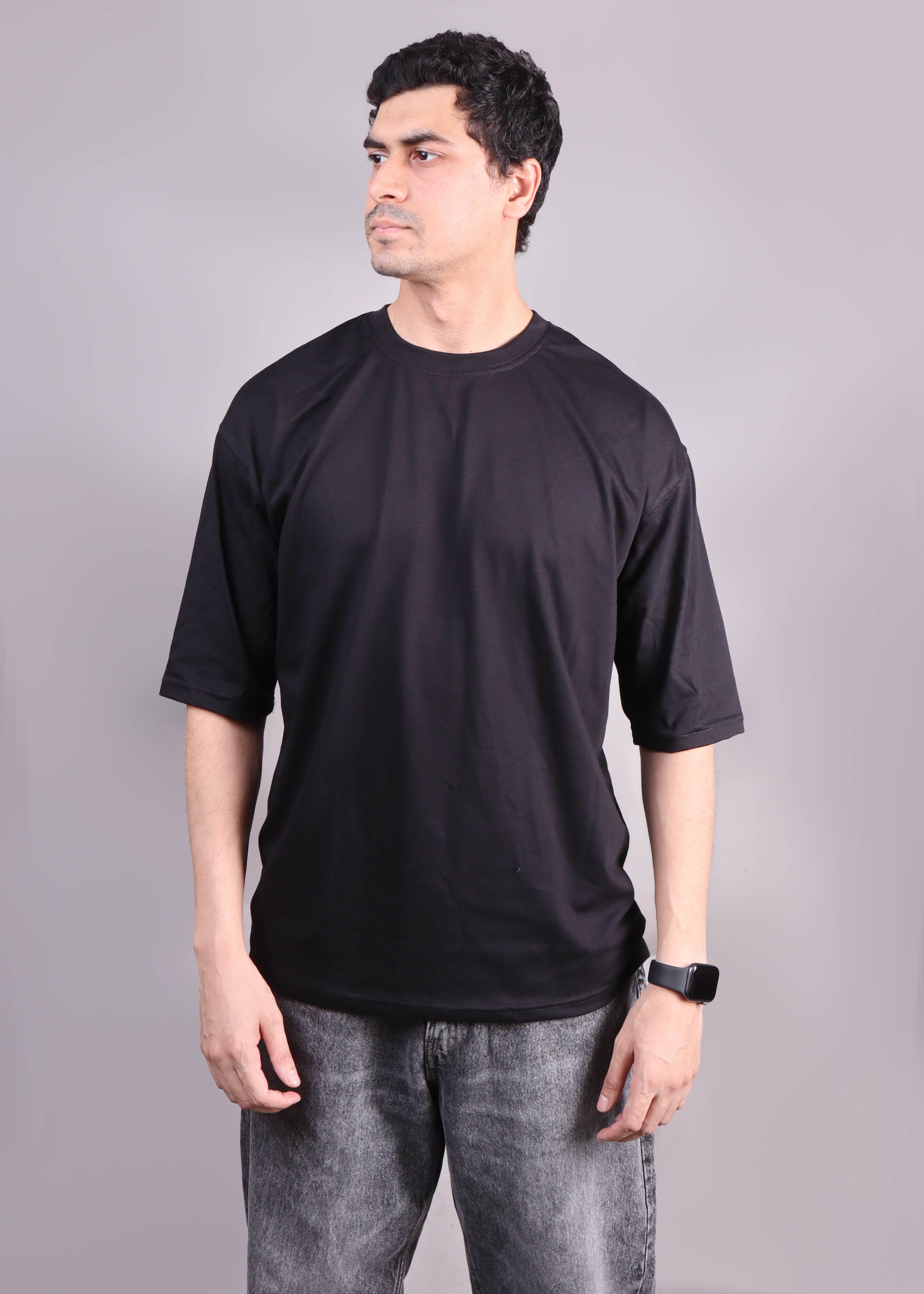 BASIC OVERSIZED T-SHIRT