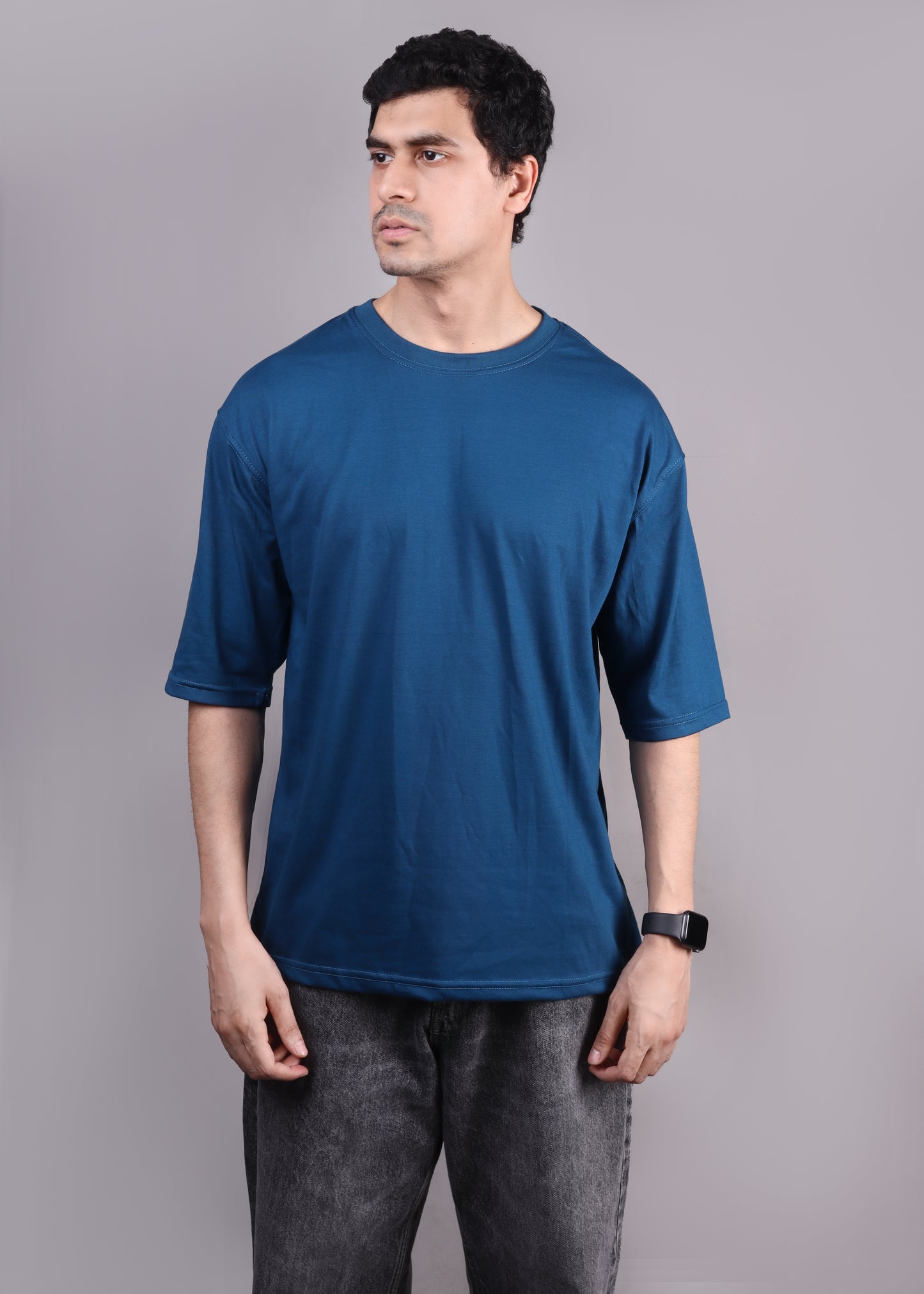 BASIC OVERSIZED T-SHIRT