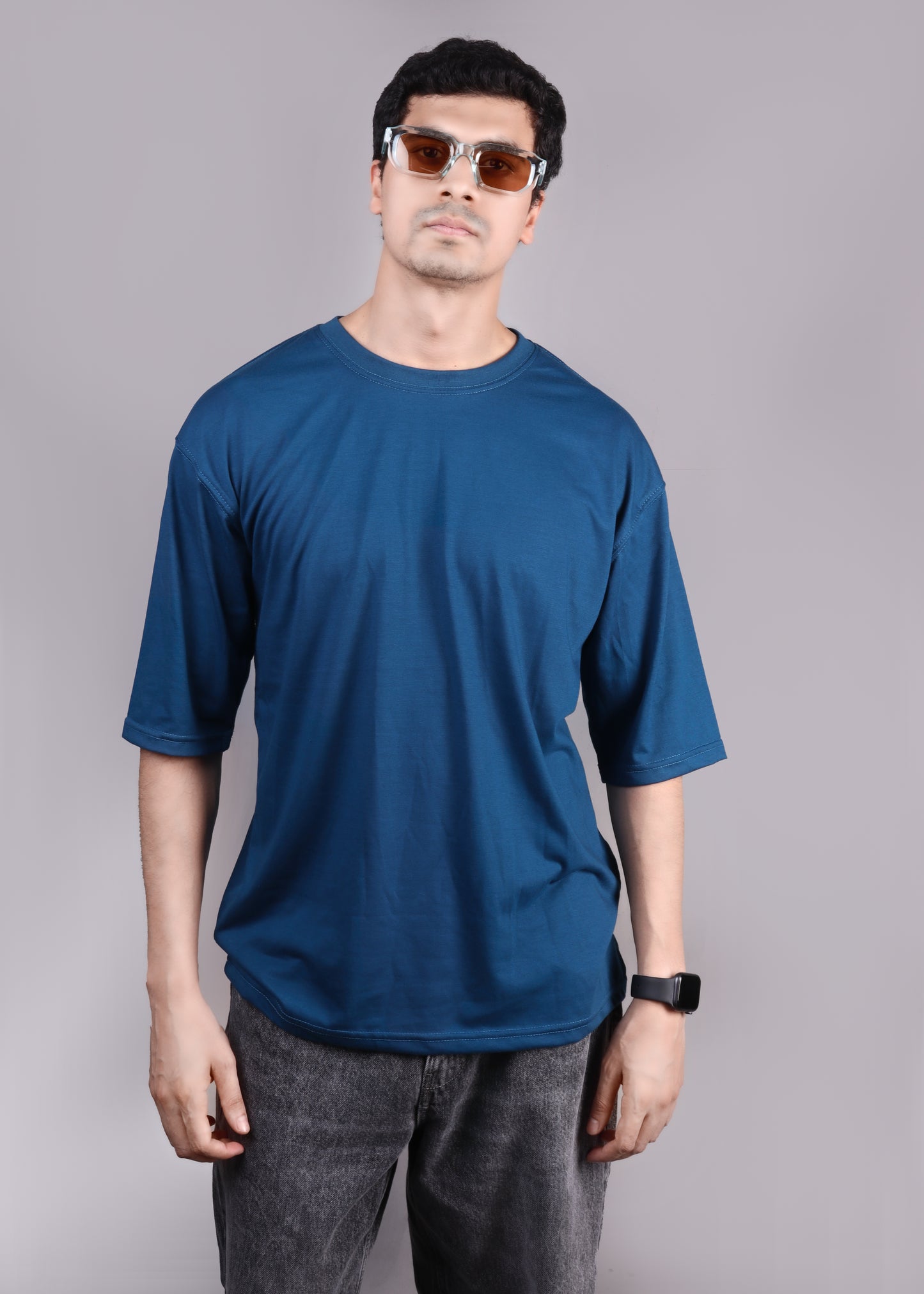 BASIC OVERSIZED T-SHIRT