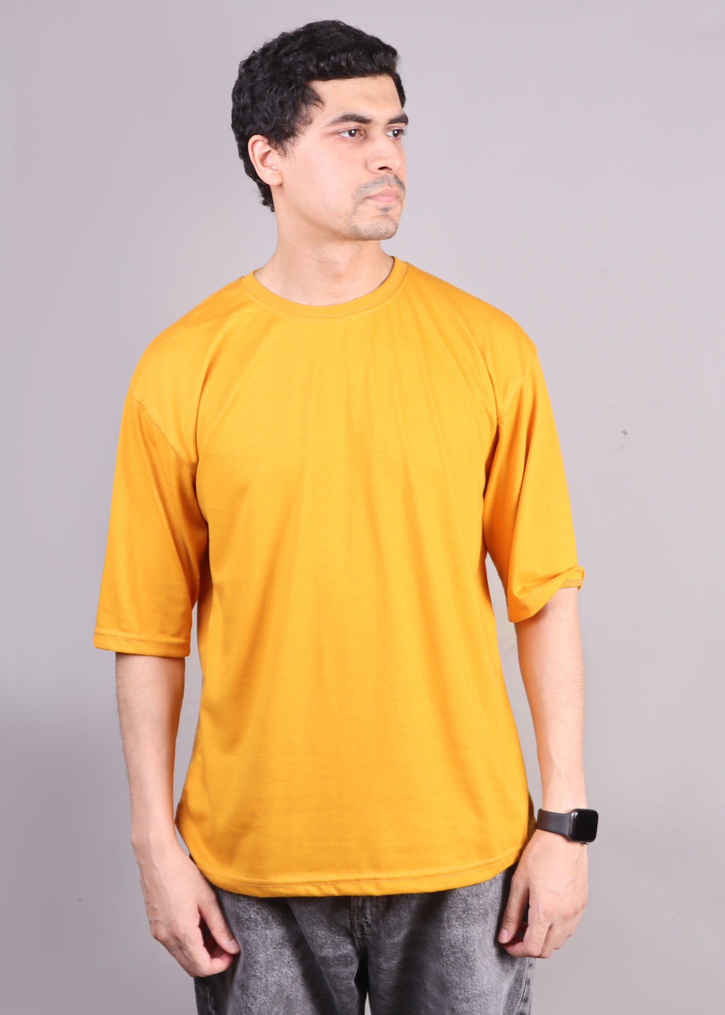 BASIC OVERSIZED T-SHIRT