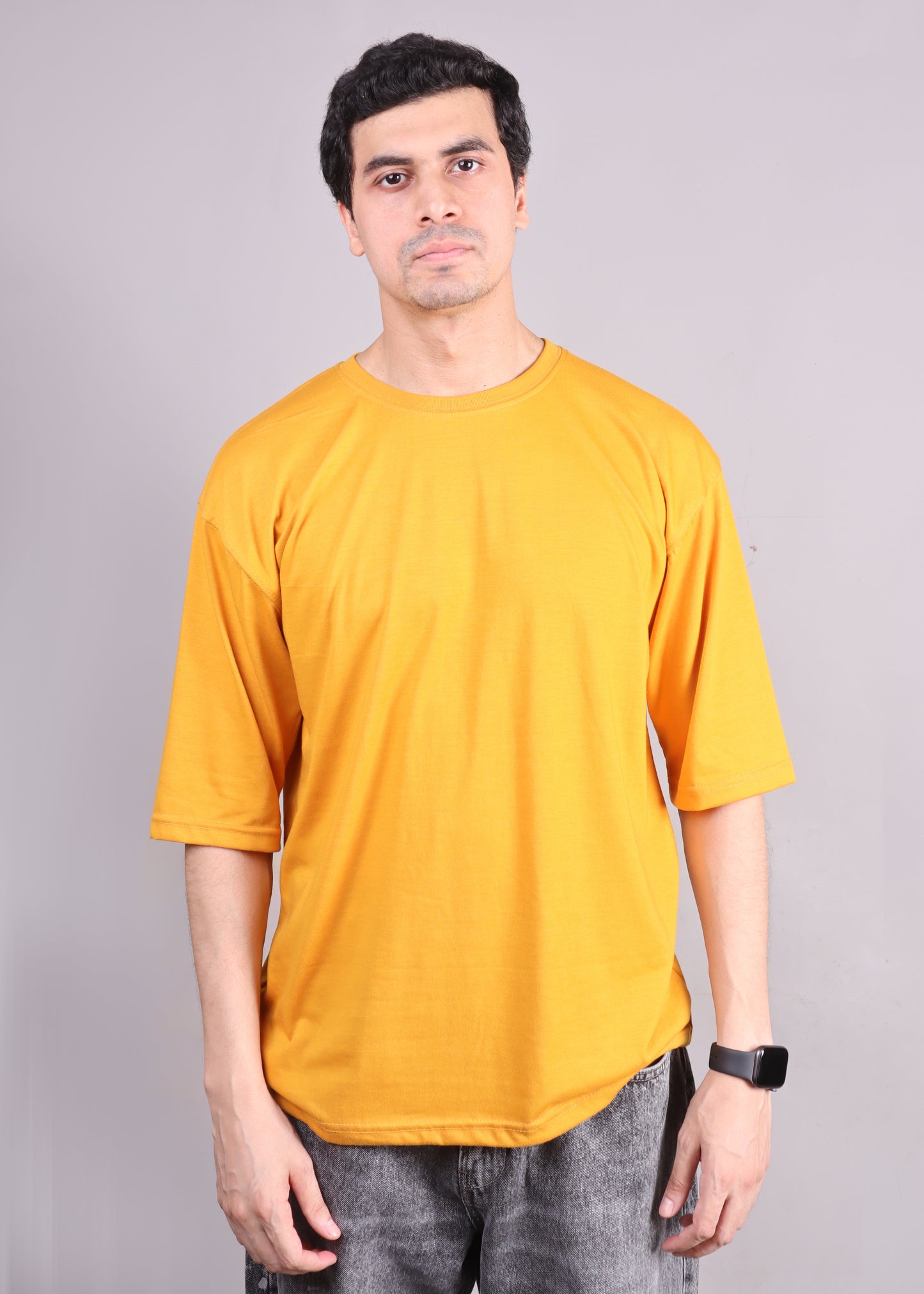 BASIC OVERSIZED T-SHIRT