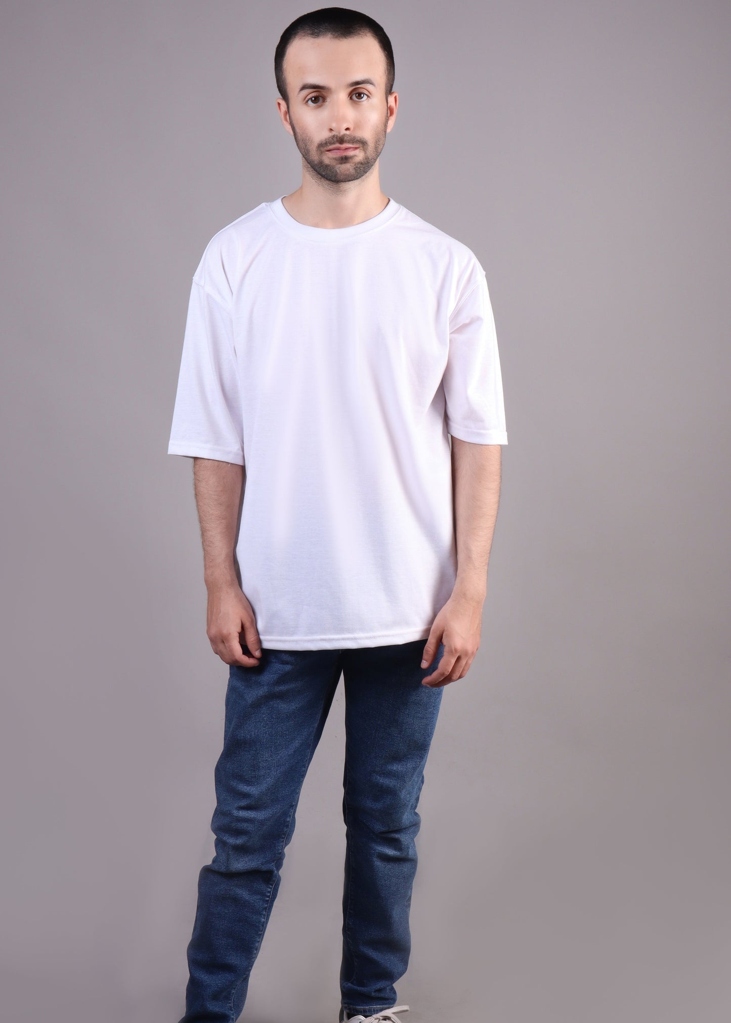 BASIC OVERSIZED T-SHIRT