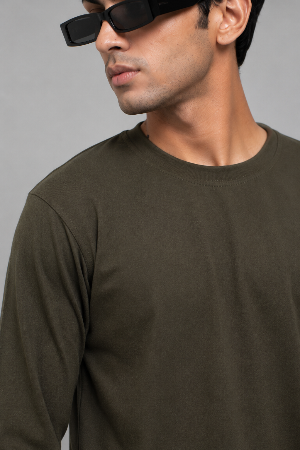 BASIC FULL SLEEVES T-SHIRT
