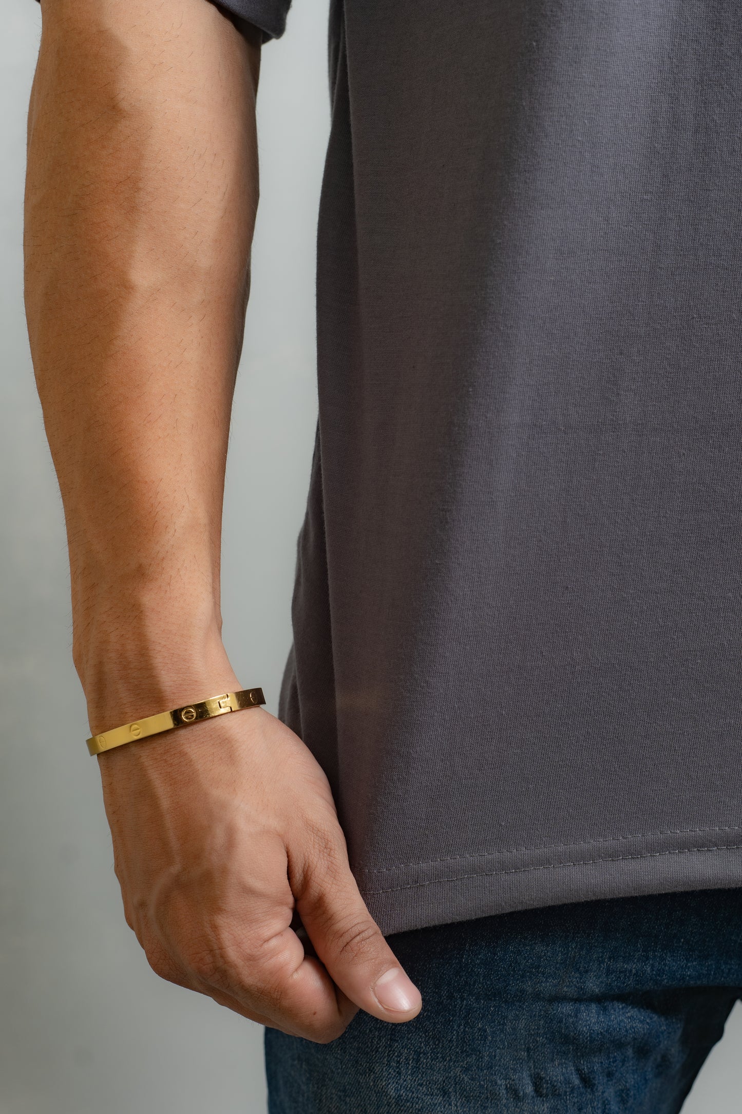 BASIC OVERSIZED T-SHIRT