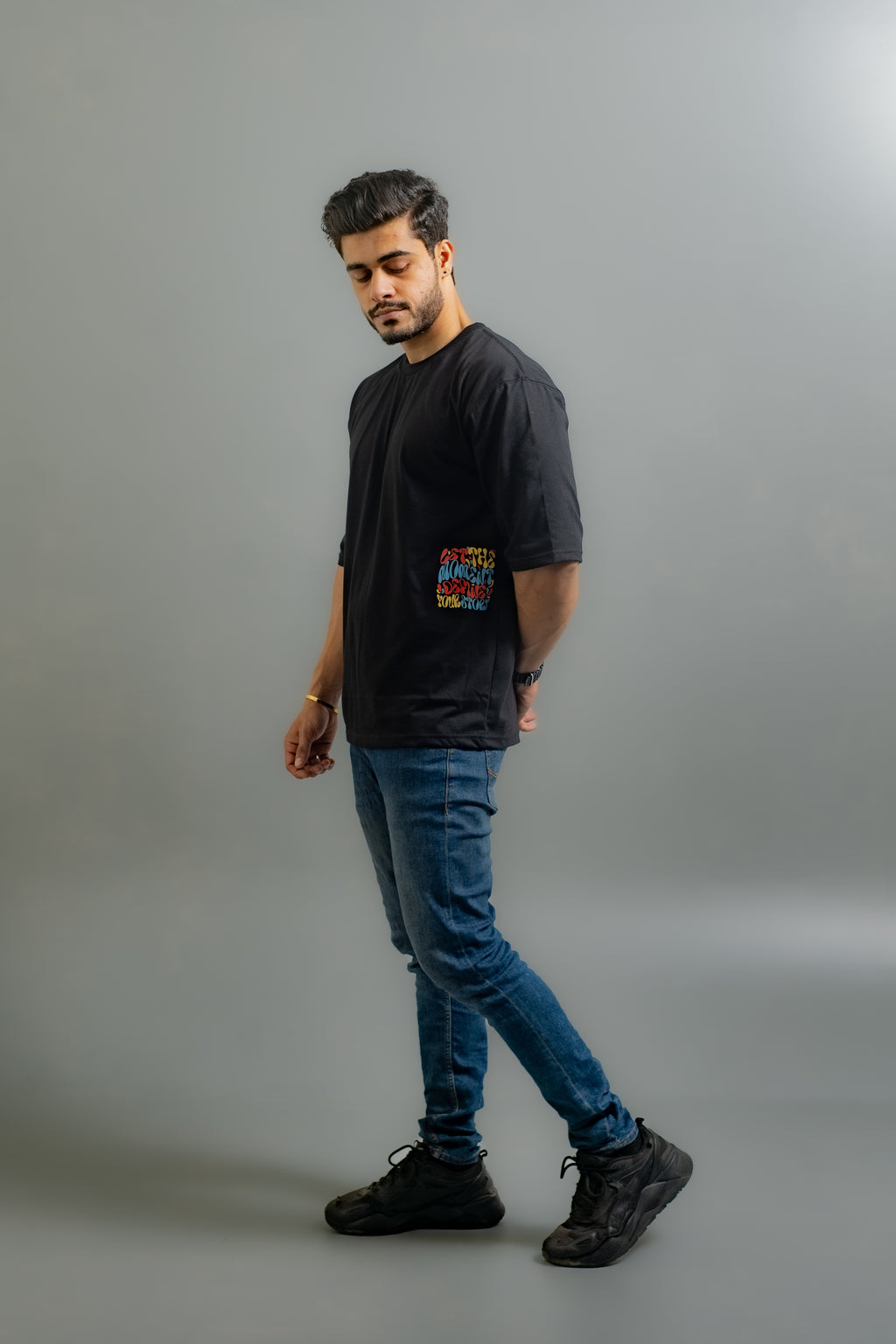 GRAPHIC OVERSIZED T-SHIRT (Let The Moment)