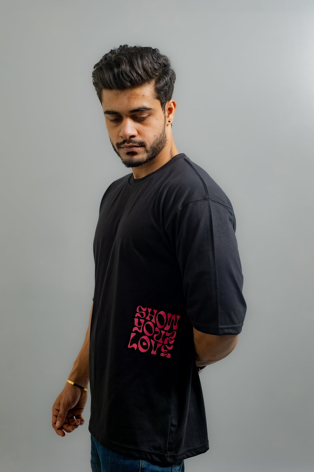 GRAPHIC OVERSIZED T-SHIRT (Show Your Love)