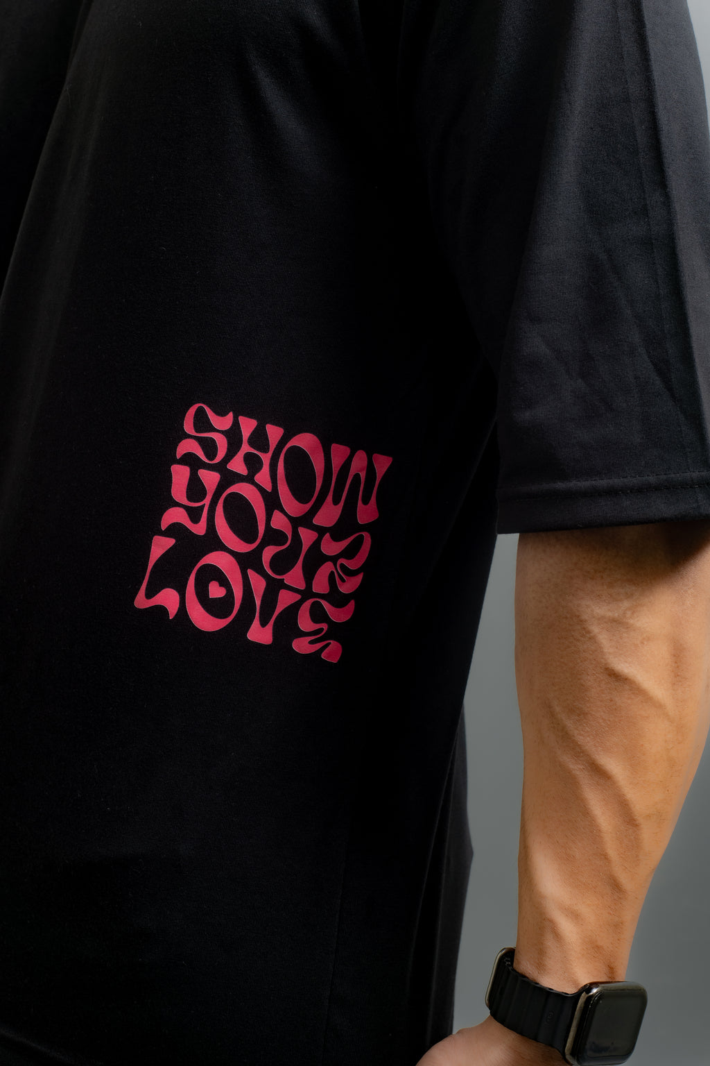 GRAPHIC OVERSIZED T-SHIRT (Show Your Love)