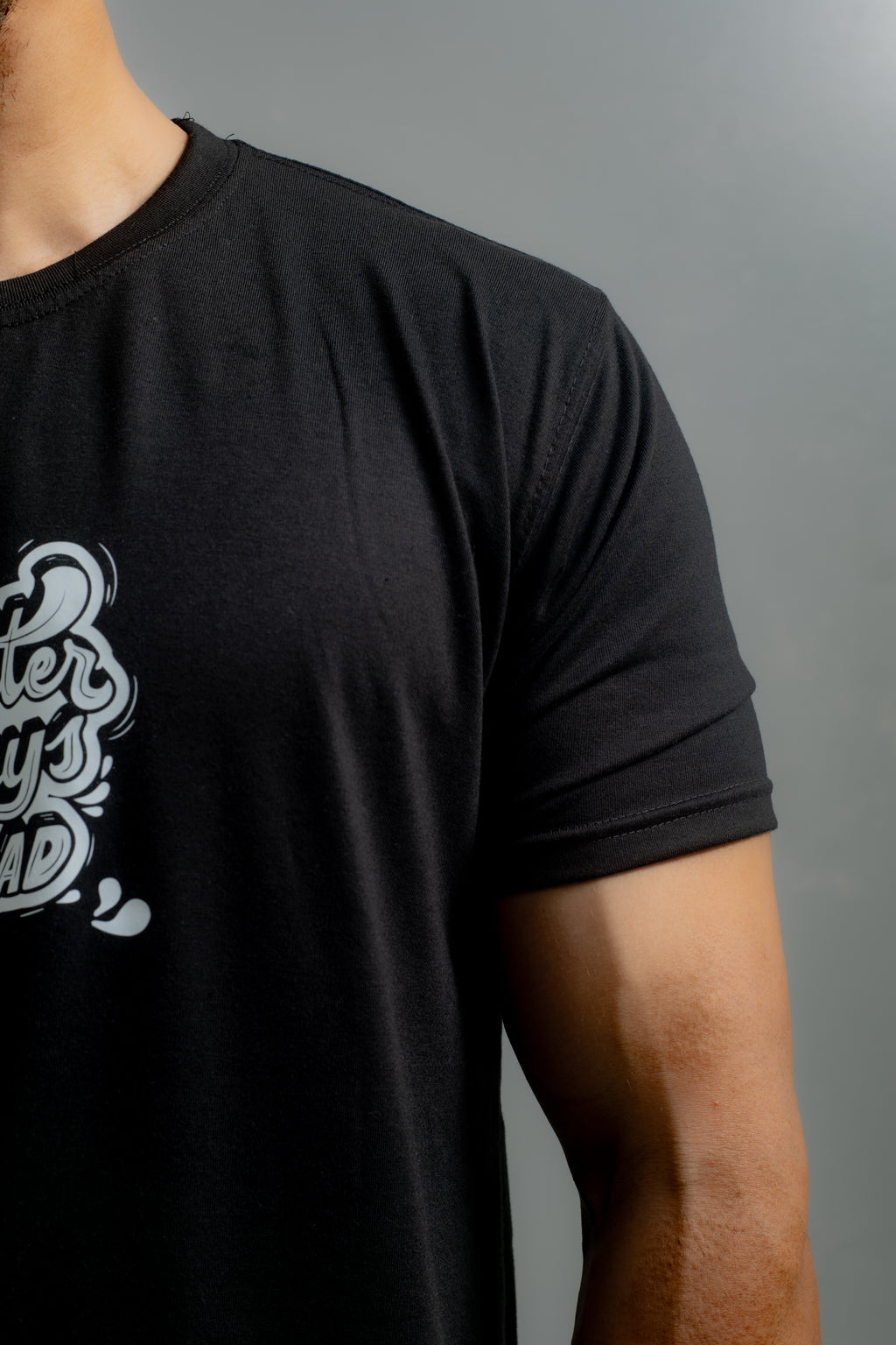 GRAPHIC REGULAR T-SHIRT (Better Days)