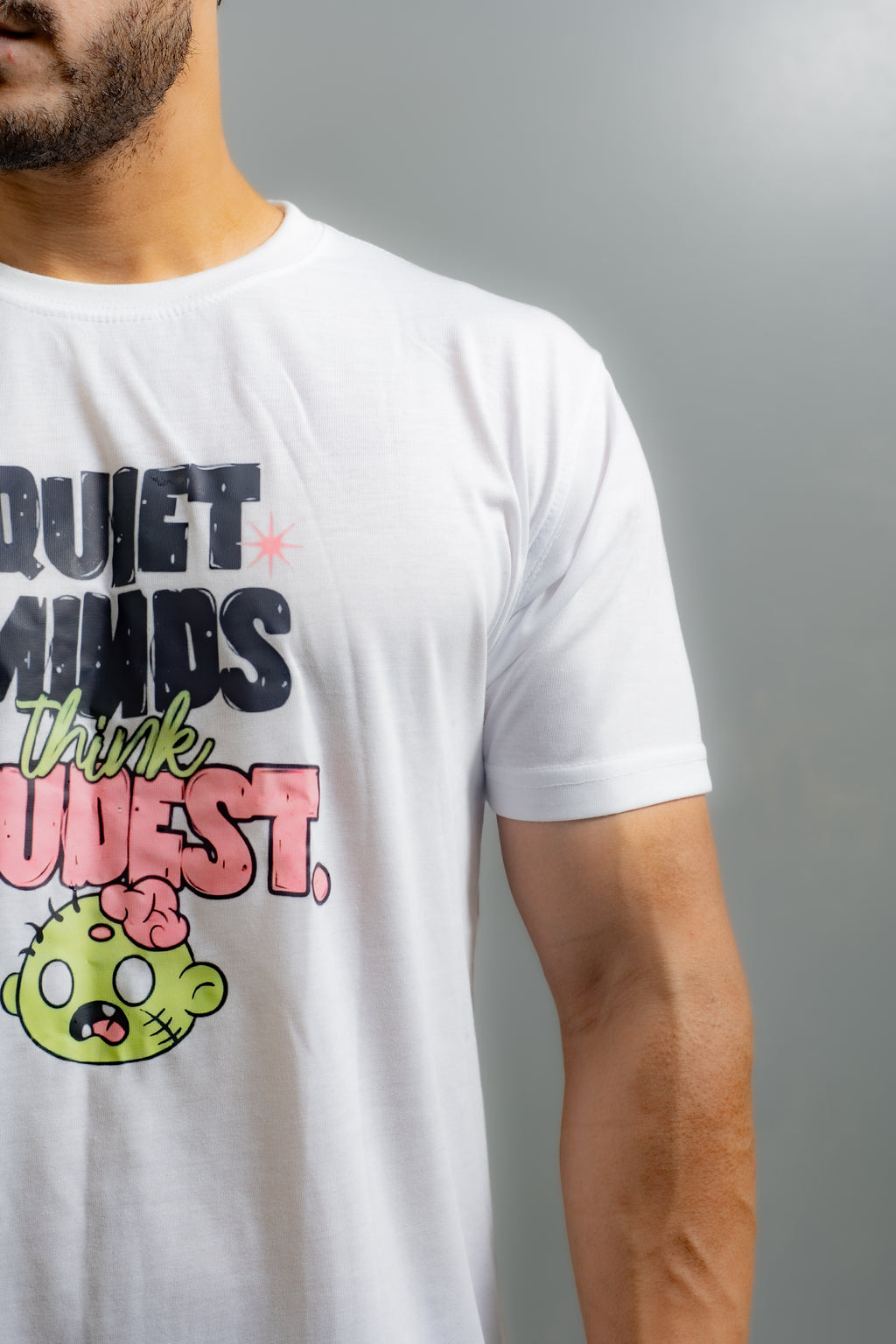 GRAPHIC REGULAR T-SHIRT (Quiet Minds)