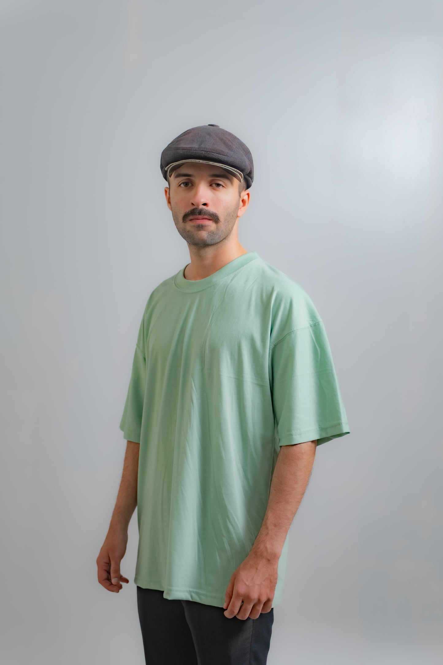 BASIC OVERSIZED T-SHIRT