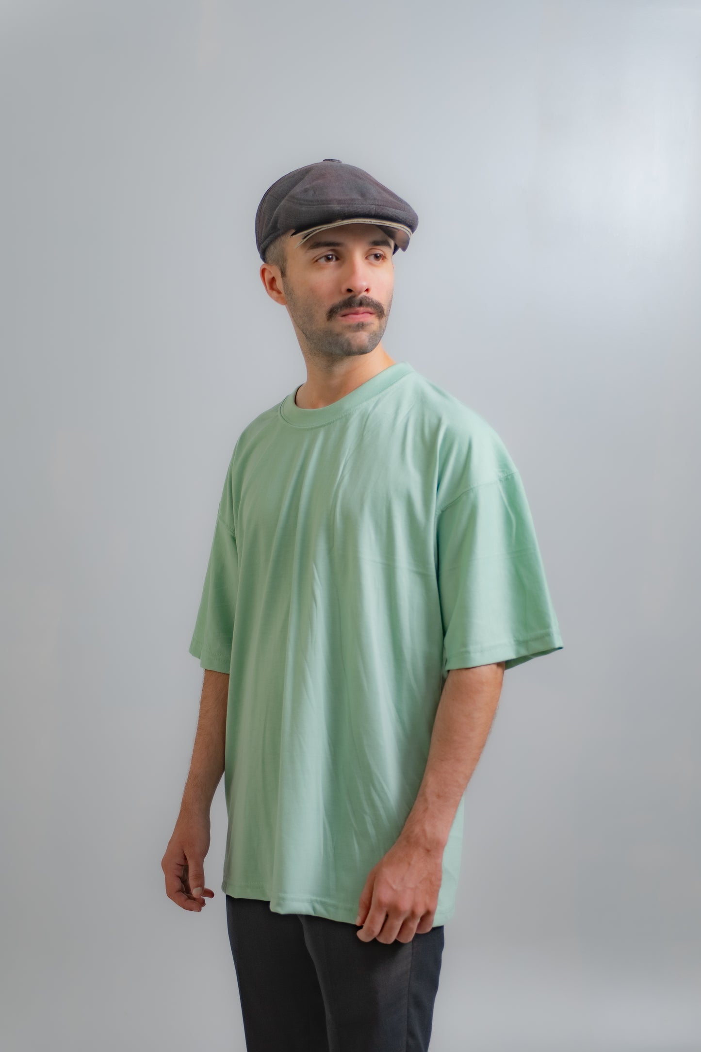 BASIC OVERSIZED T-SHIRT