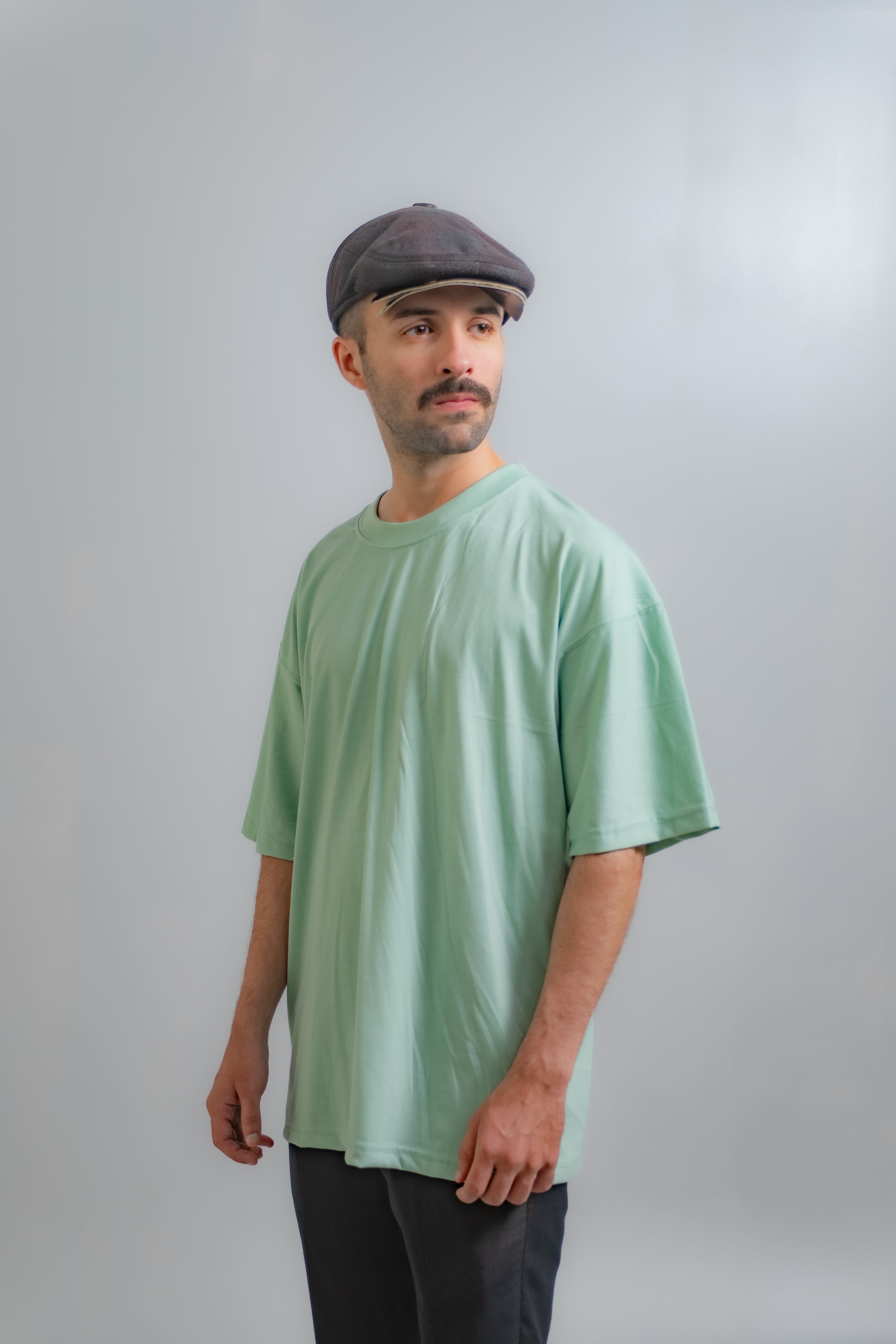 BASIC OVERSIZED T-SHIRT