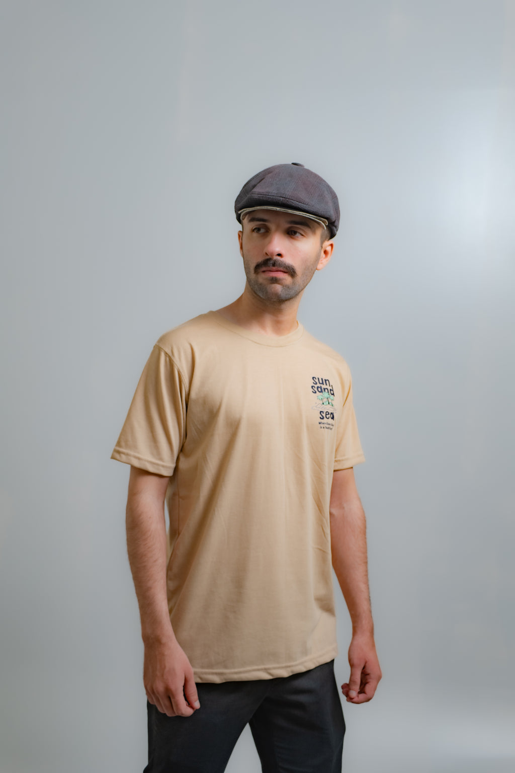 GRAPHIC REGULAR T-SHIRT (Sun Sand Sea)