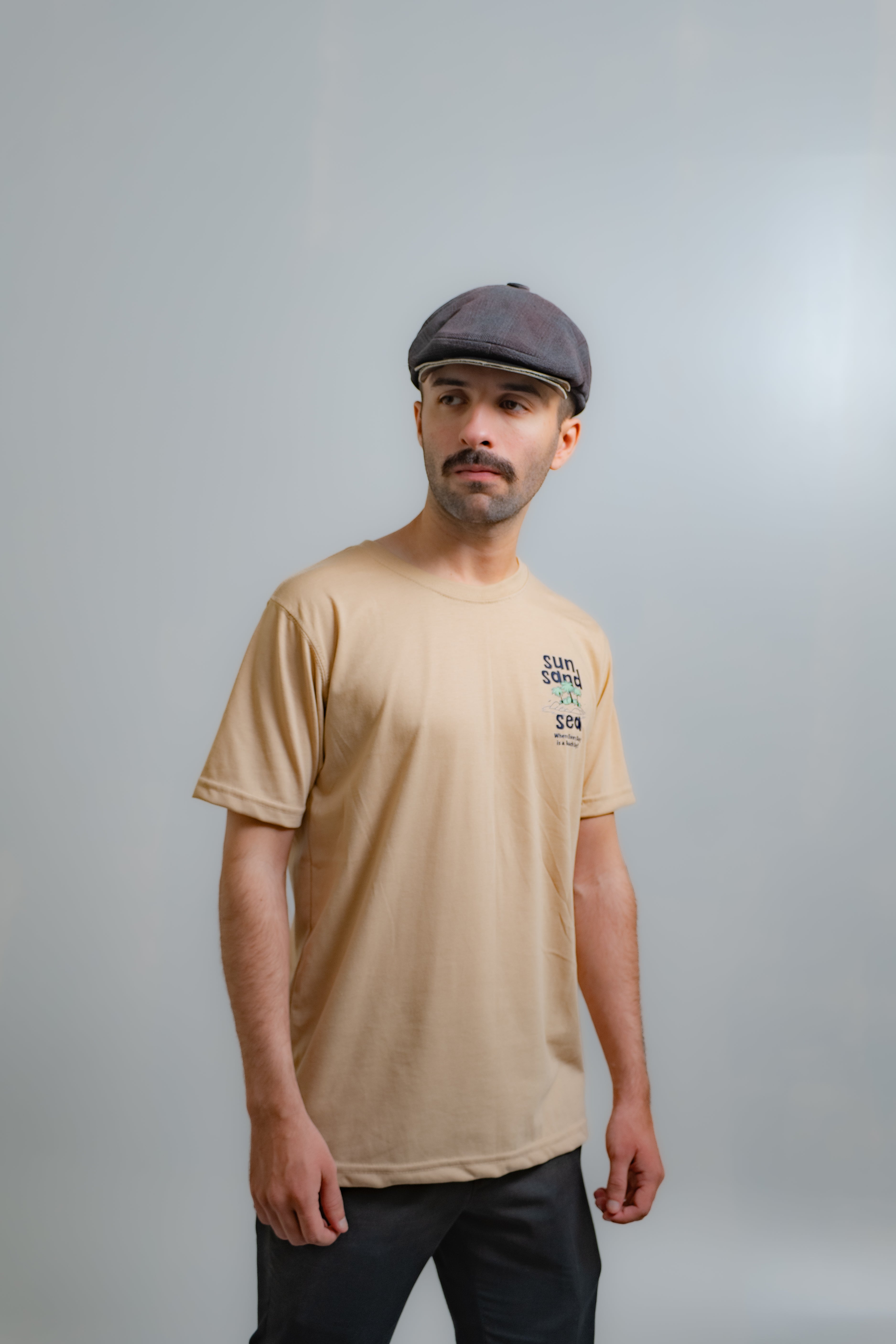 GRAPHIC REGULAR T-SHIRT (Sun Sand Sea)