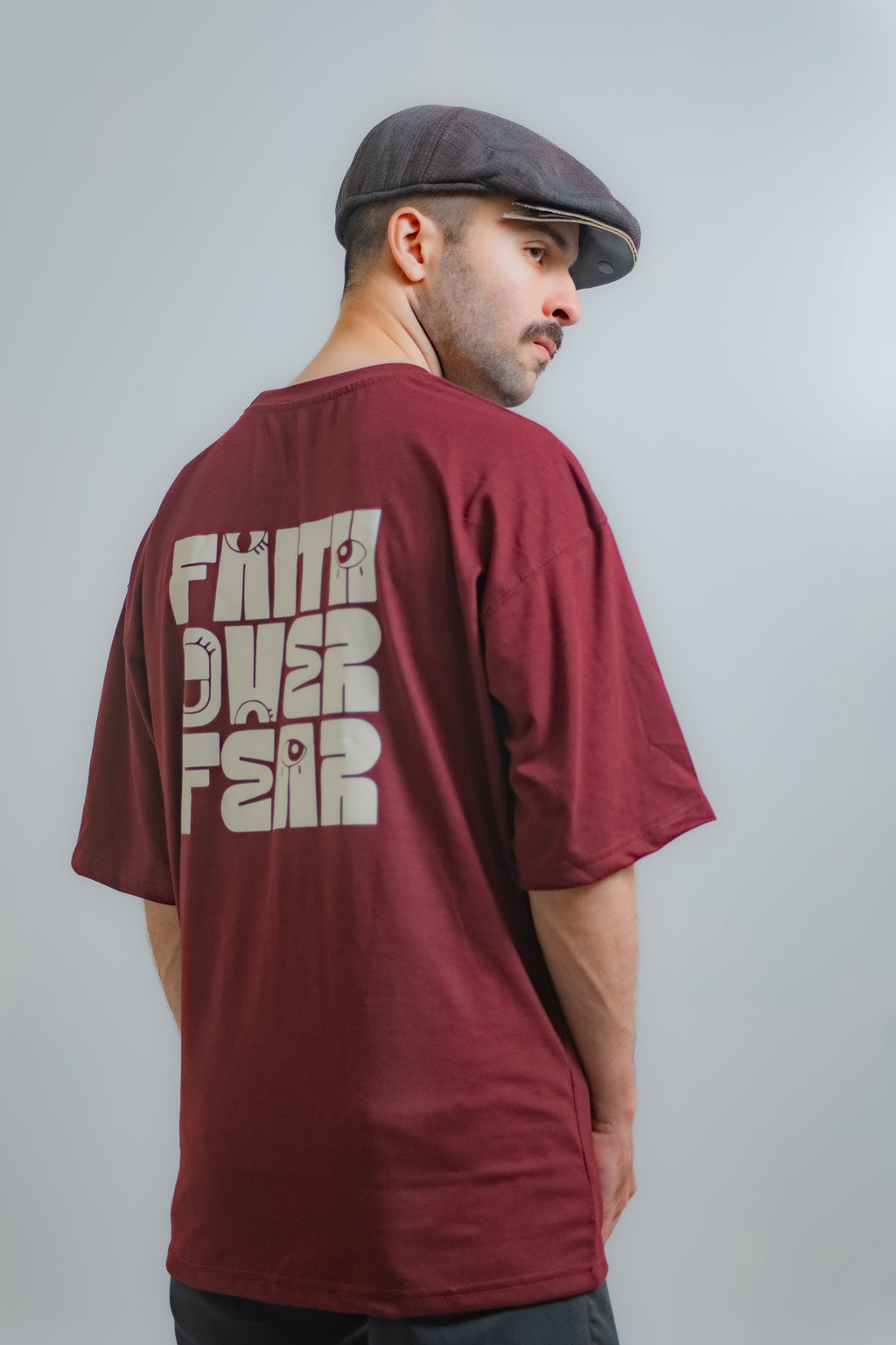 GRAPHIC OVERSIZED T-SHIRT (Faith Over Fear)