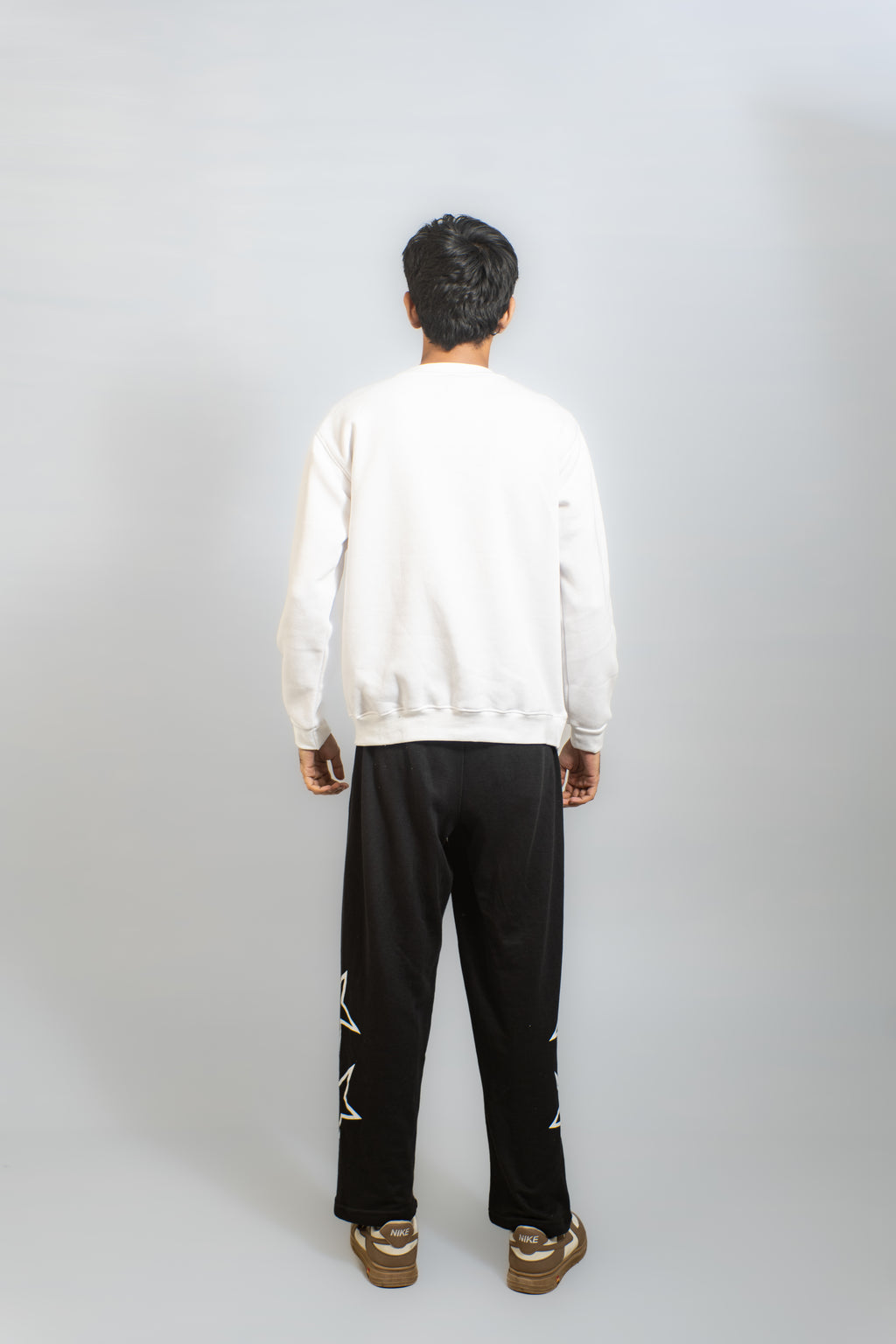 EMBROIDERED DOPE SWEATSHIRT