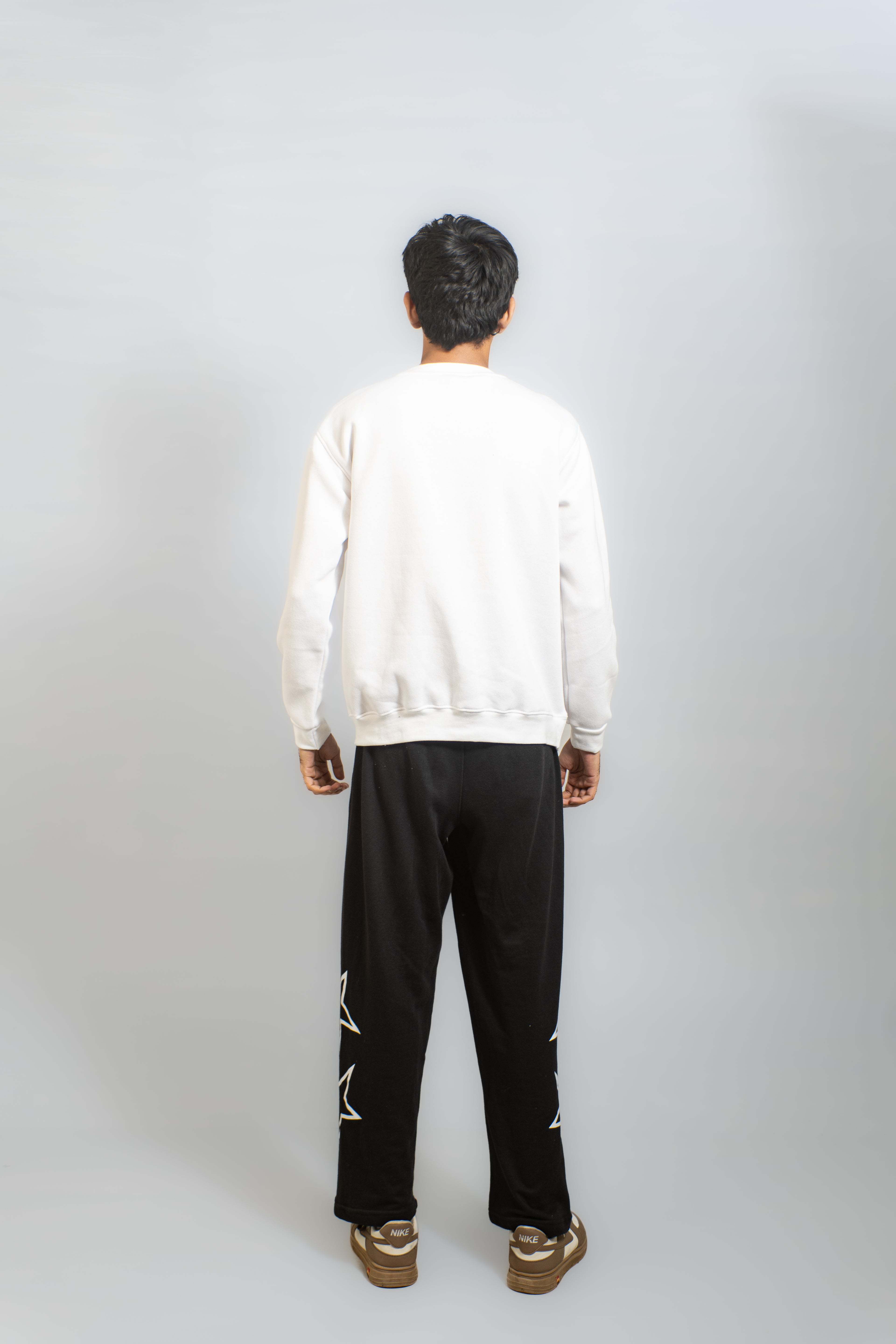 EMBROIDERED DOPE SWEATSHIRT