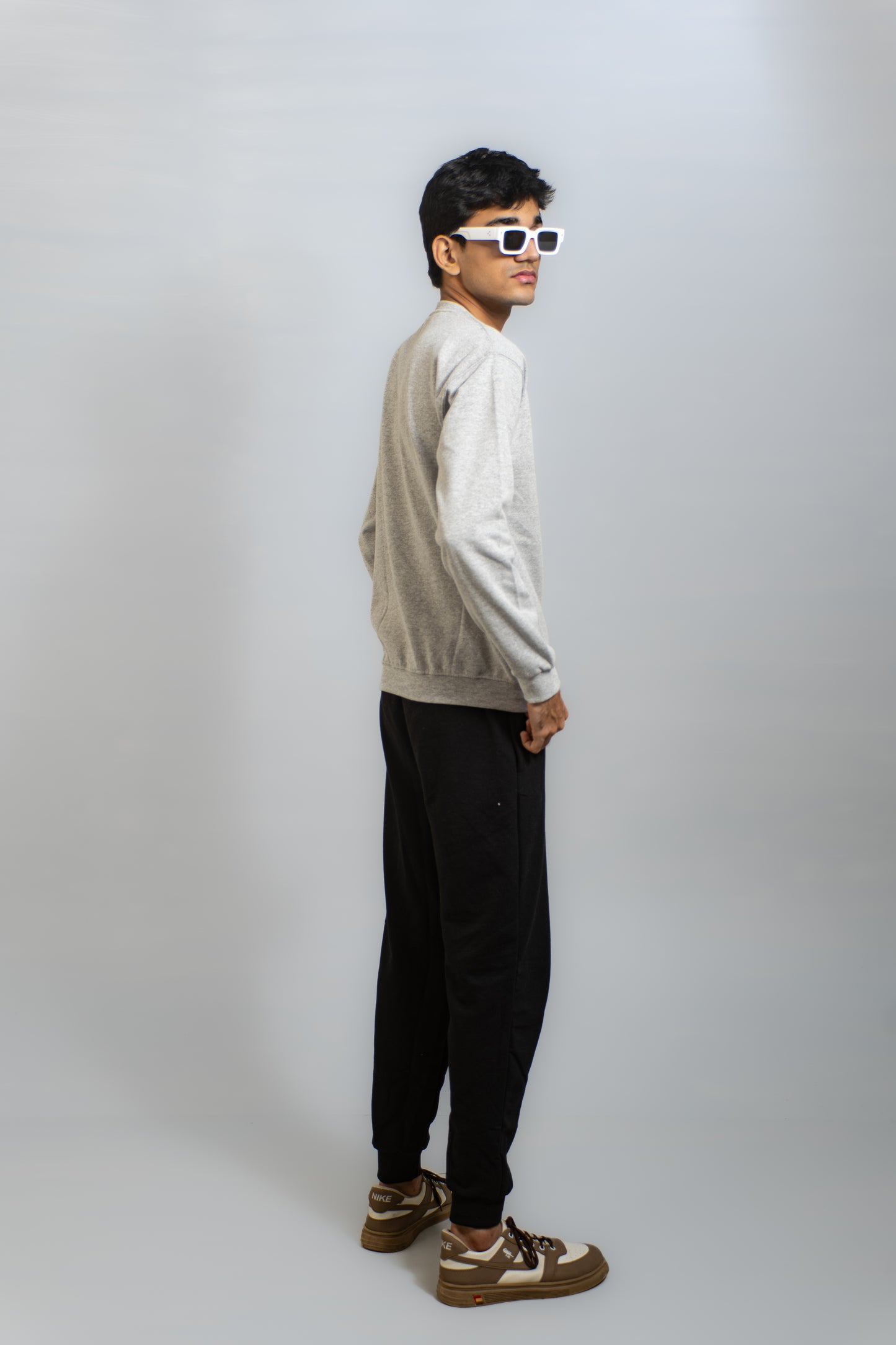 SIGNATURE SWEATSHIRT