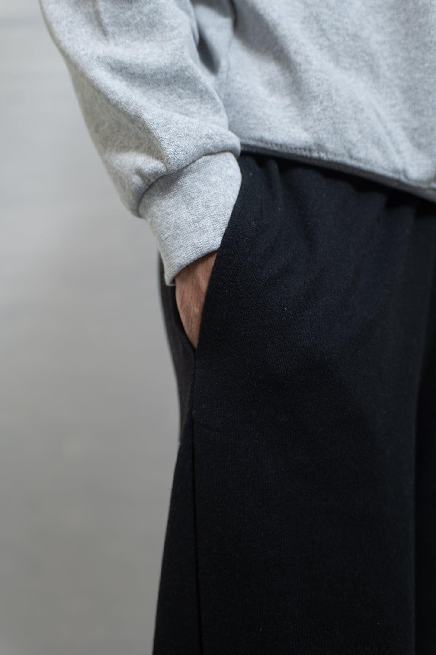 SIGNATURE SWEATSHIRT