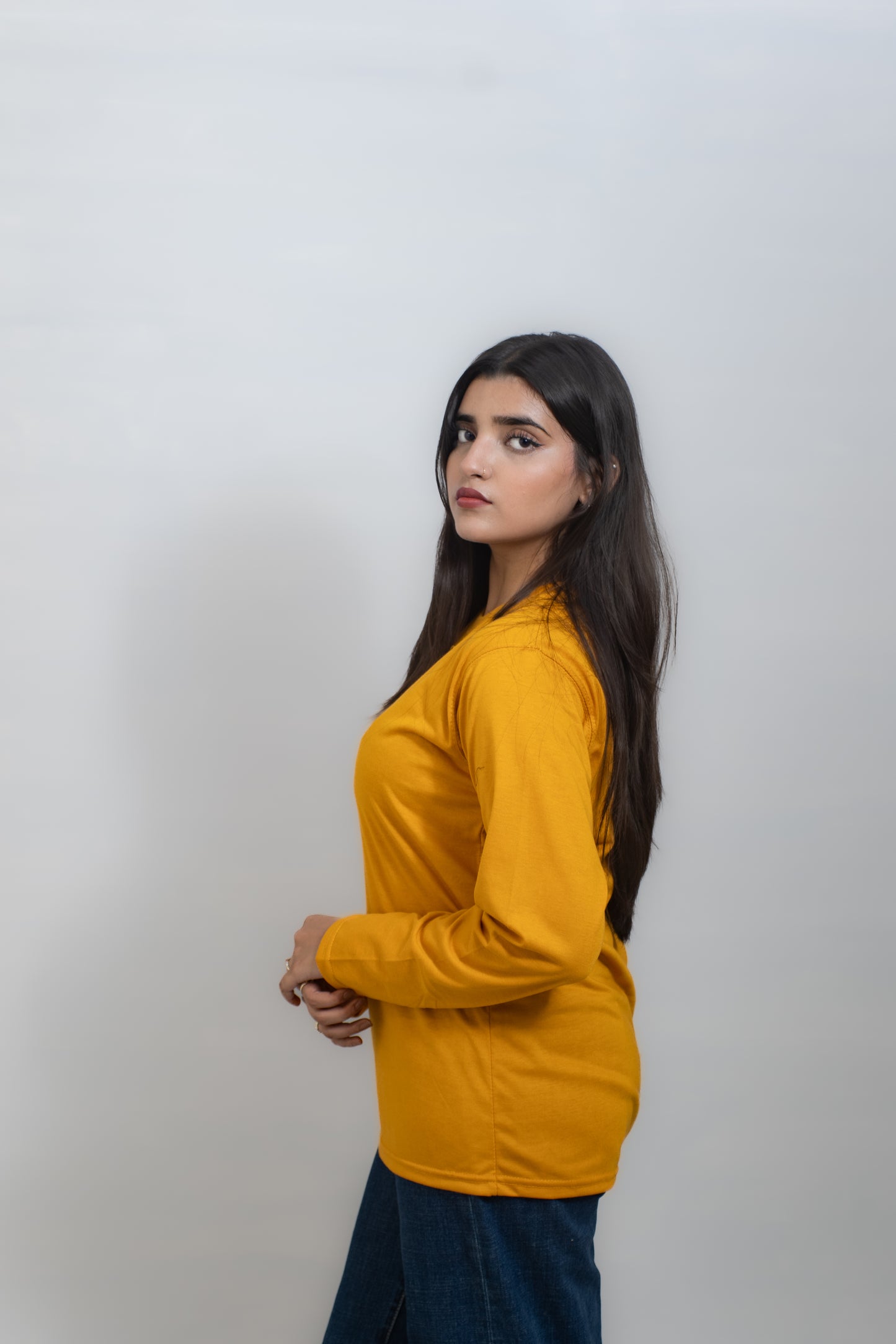 BASIC FULL SLEEVES T-SHIRT