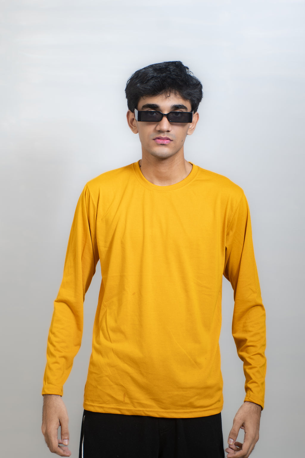 BASIC FULL SLEEVES T-SHIRT