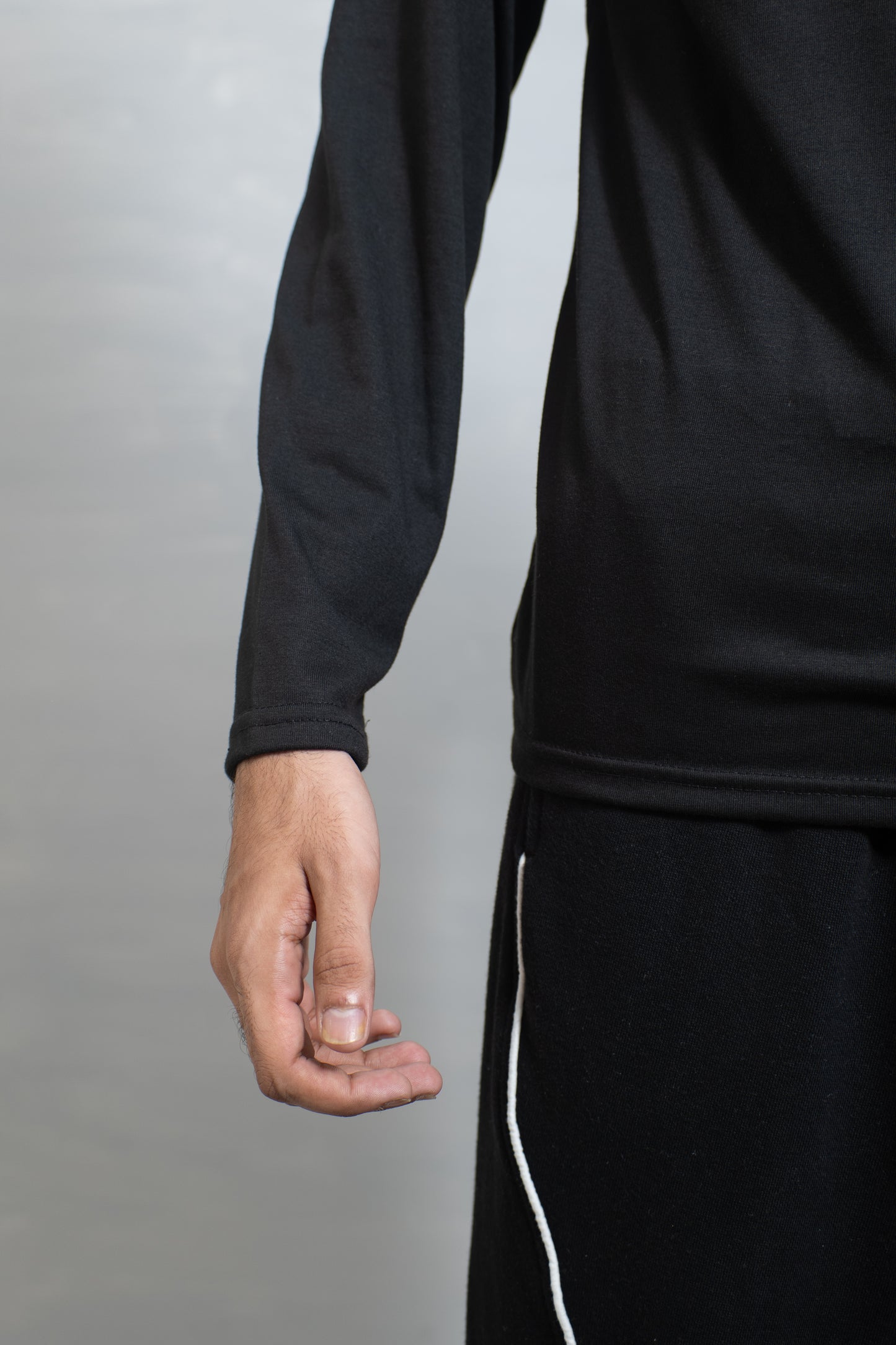 BASIC FULL SLEEVES T-SHIRT