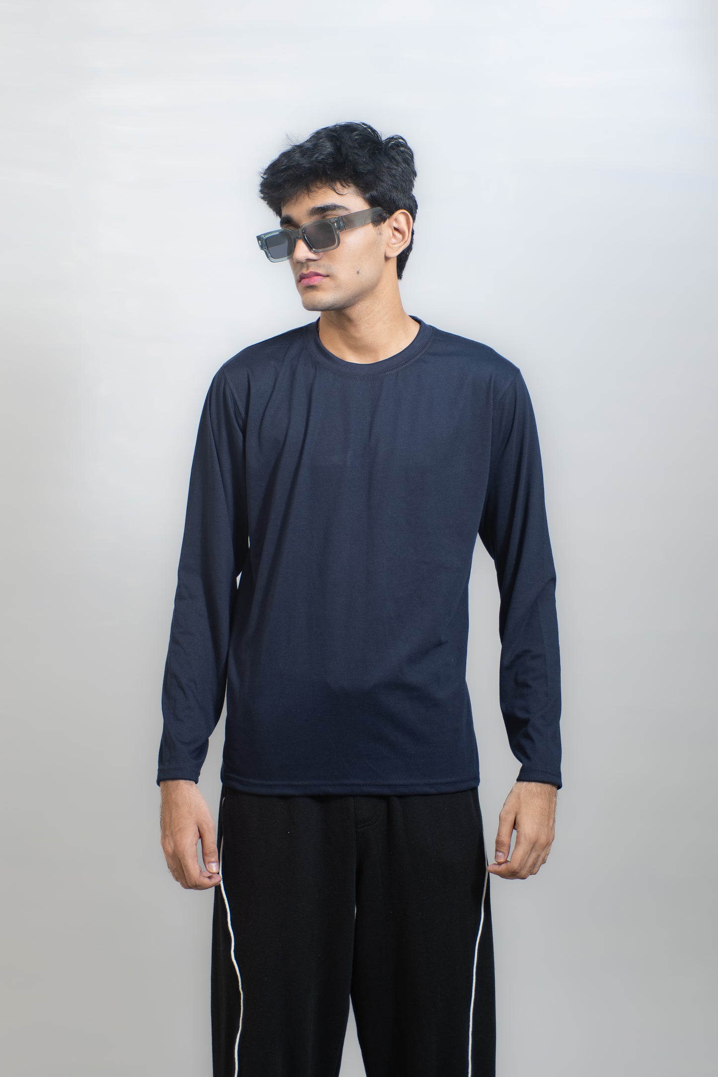 BASIC FULL SLEEVES T-SHIRT
