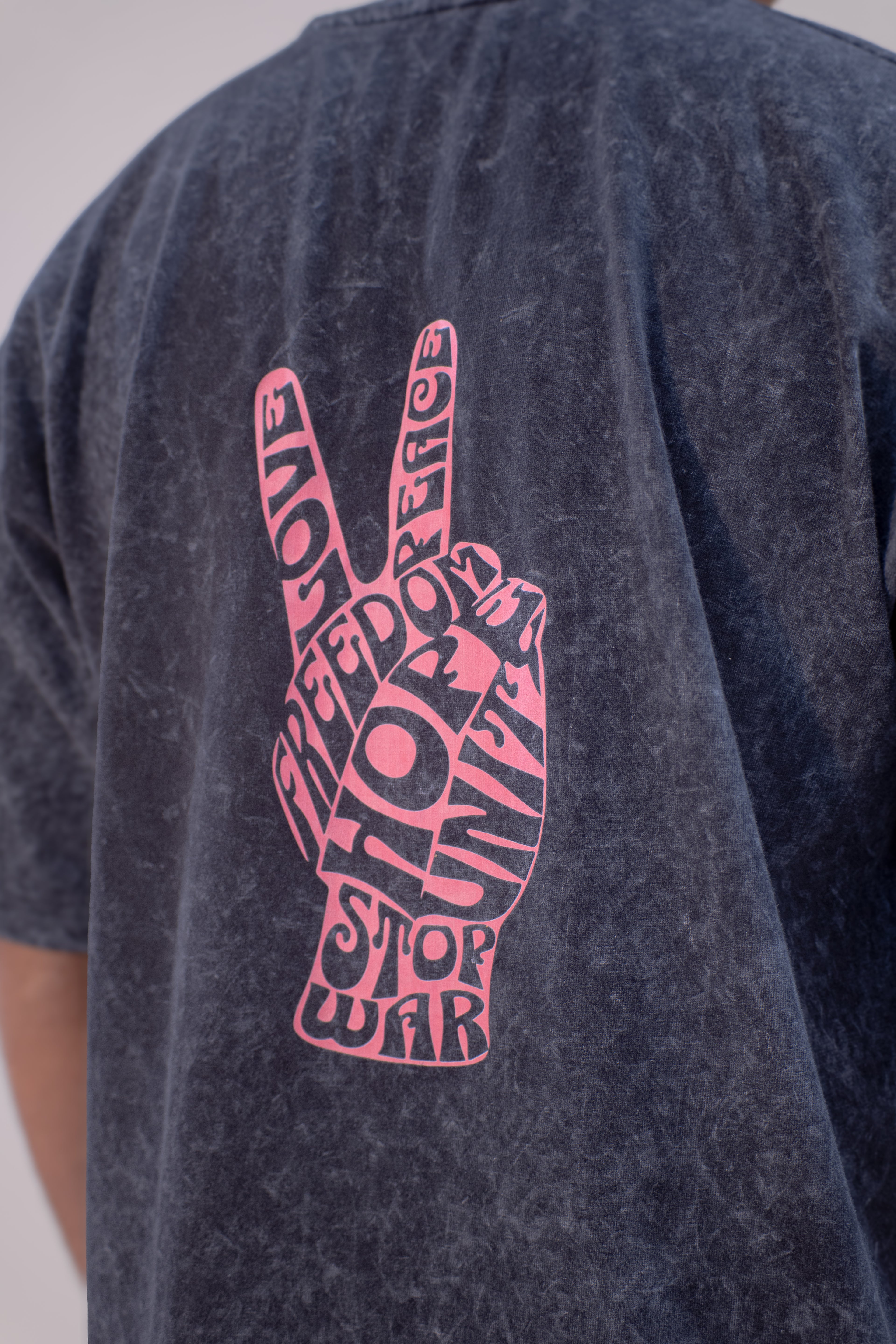 GRAPHIC WASHED OVERSIZED T-SHIRT- STOP WAR