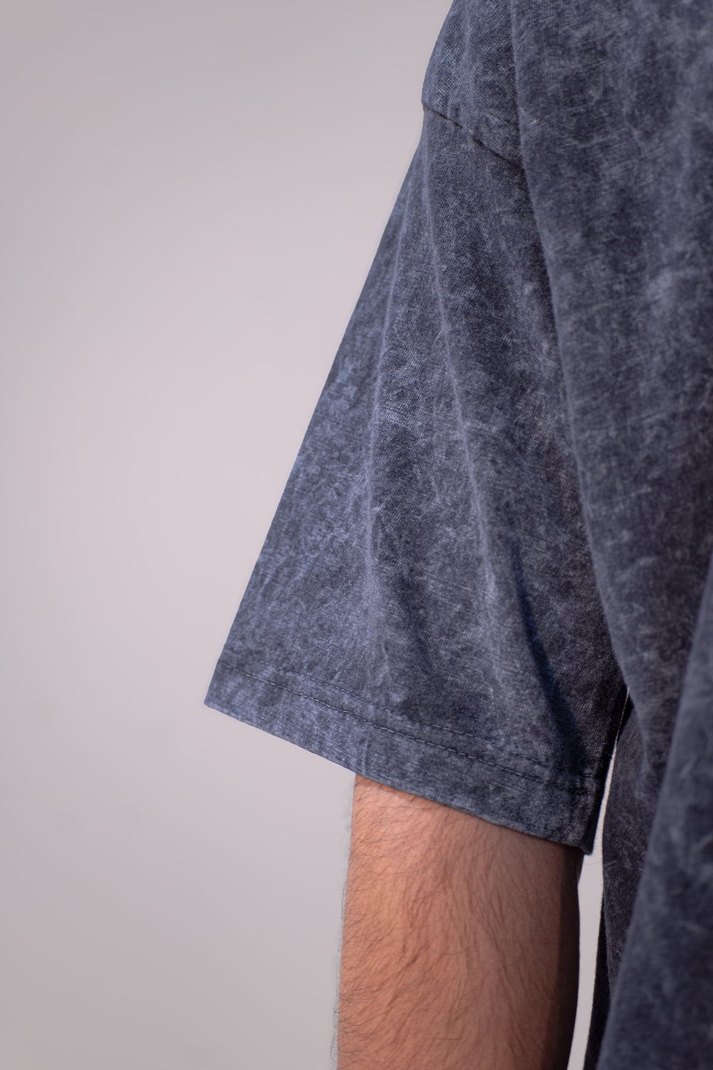 GRAPHIC WASHED OVERSIZED T-SHIRT- STOP WAR