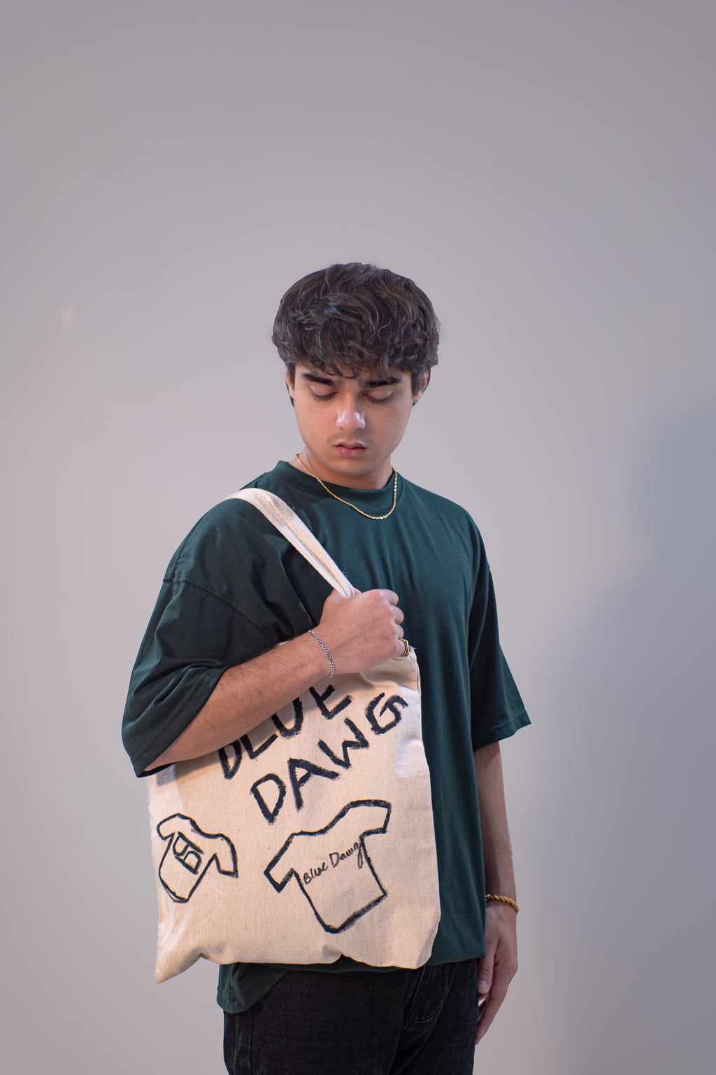 BASIC OVERSIZED T-SHIRT