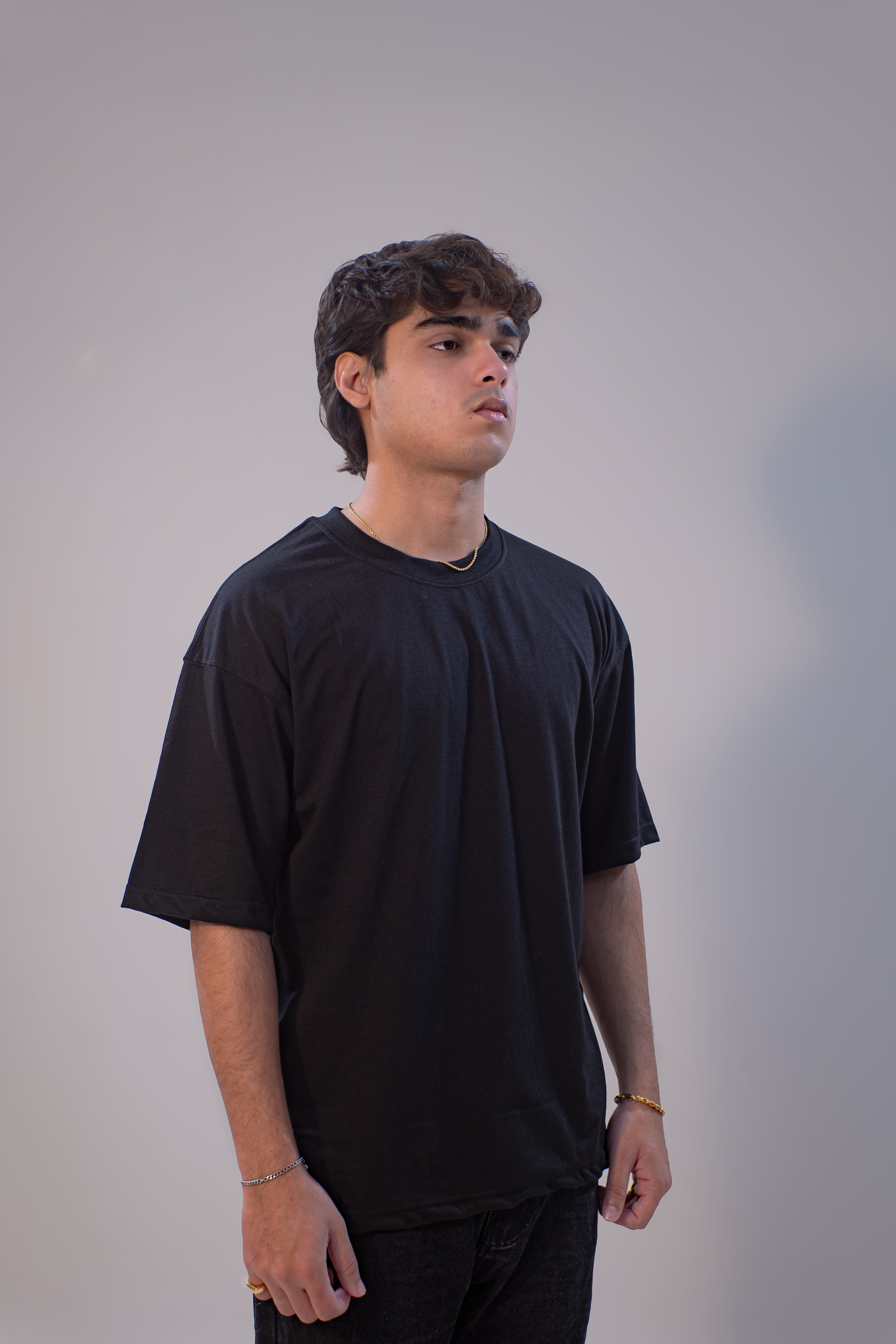 BASIC OVERSIZED T-SHIRT