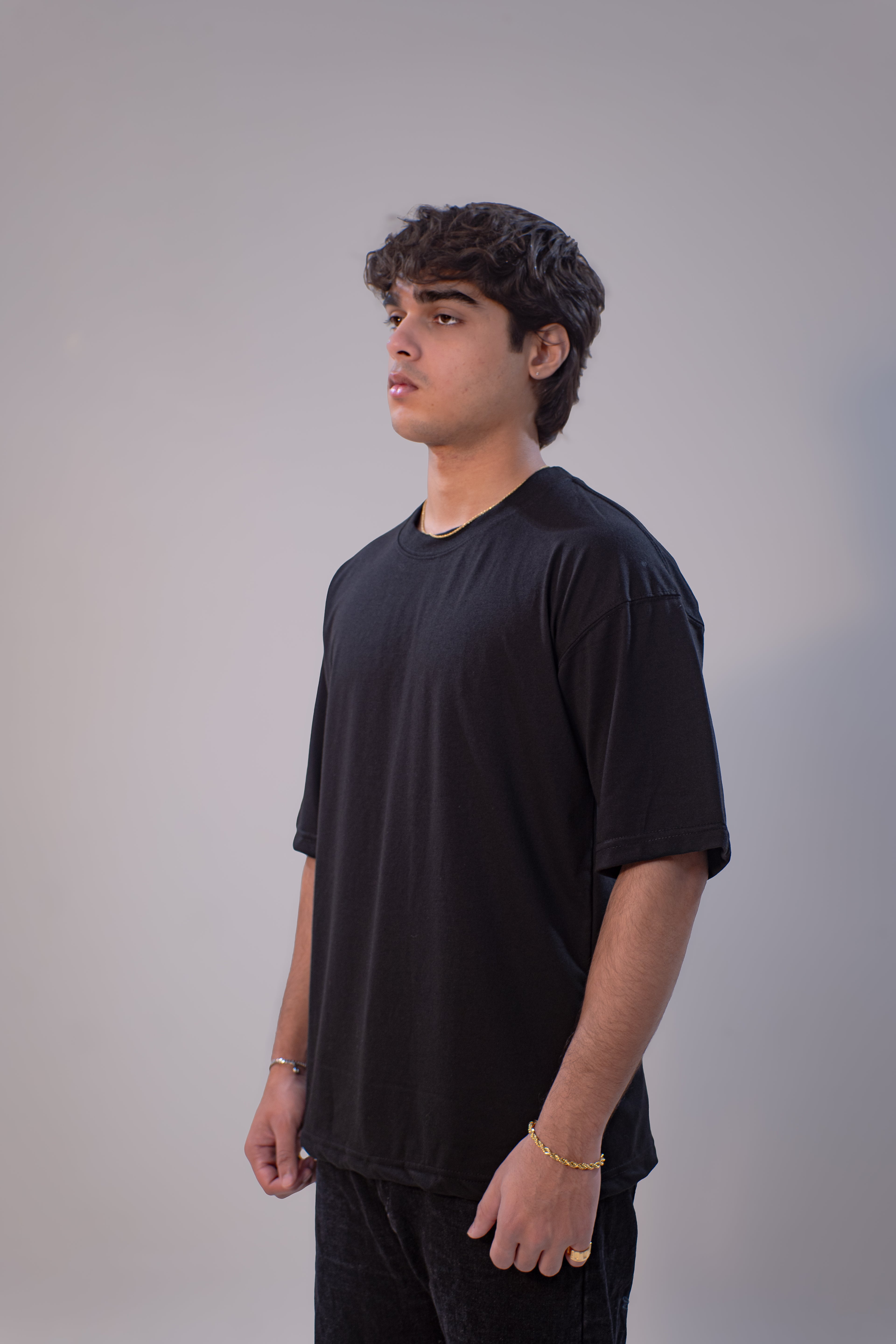 BASIC OVERSIZED T-SHIRT