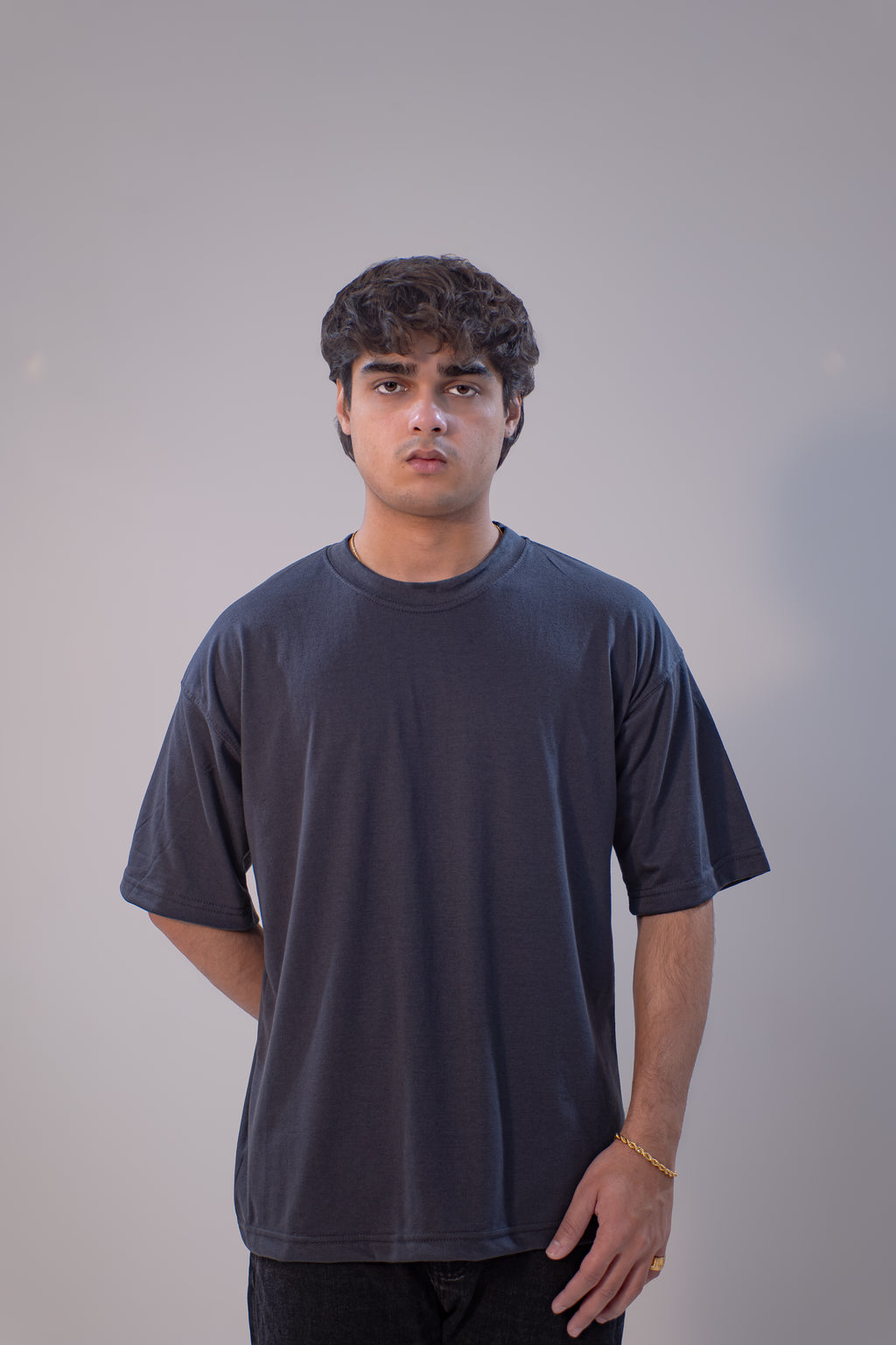 BASIC OVERSIZED T-SHIRT