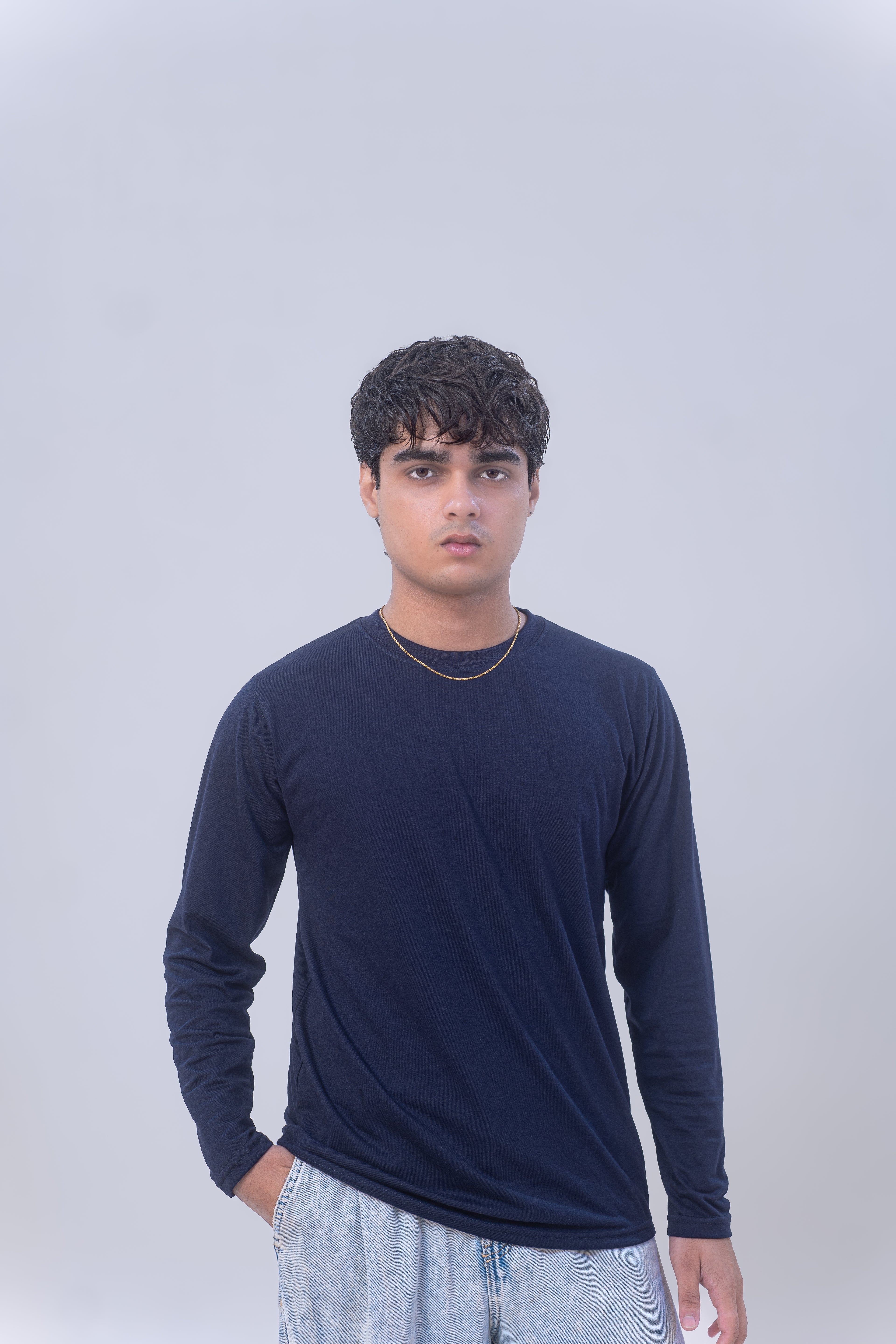 BASIC FULL SLEEVES T-SHIRT