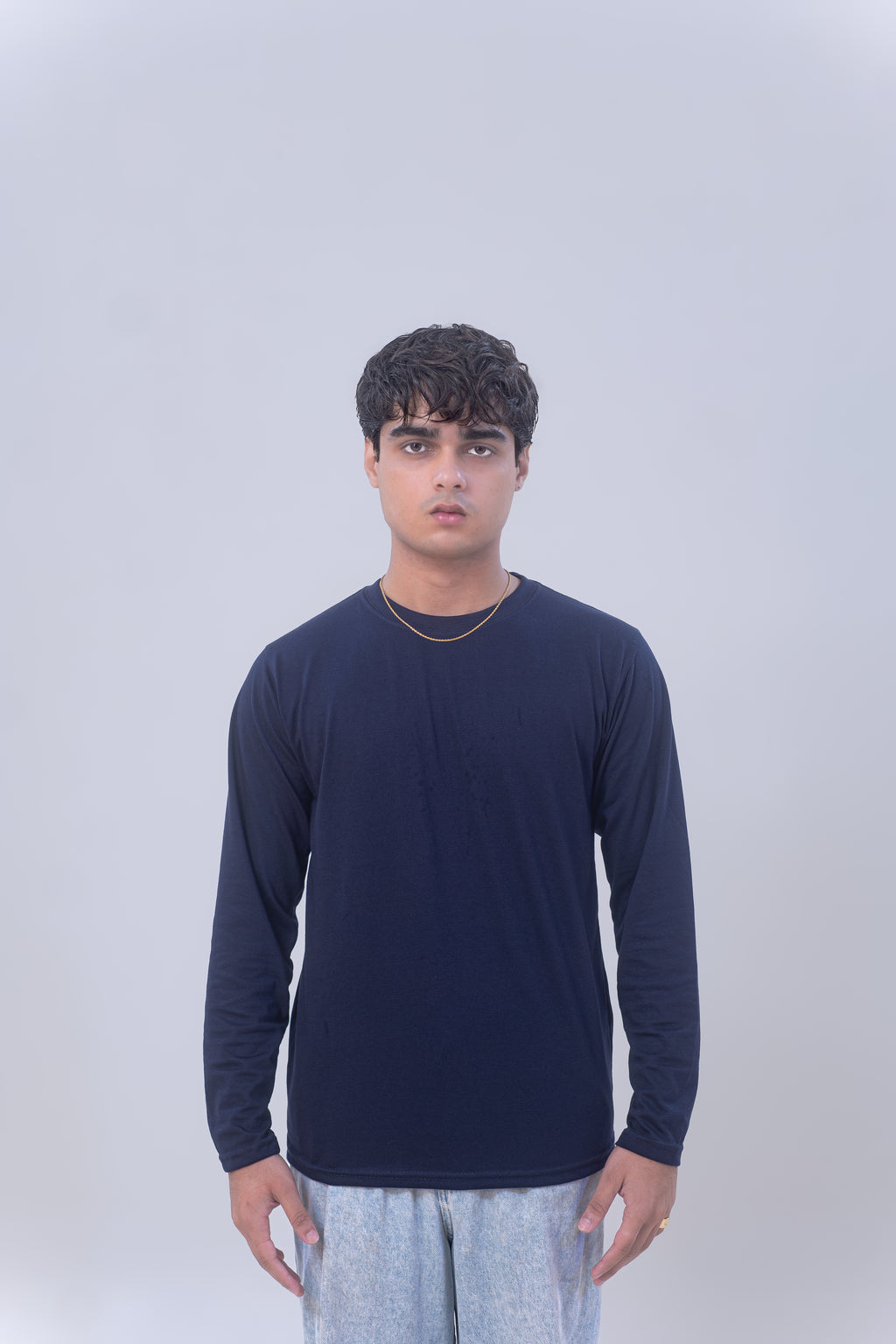 BASIC FULL SLEEVES T-SHIRT