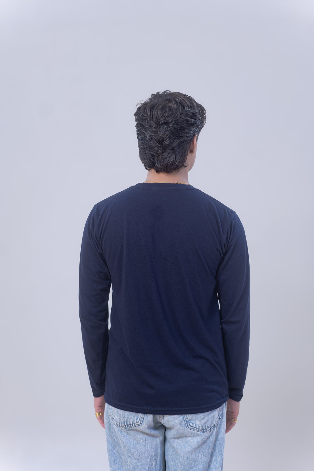 BASIC FULL SLEEVES T-SHIRT