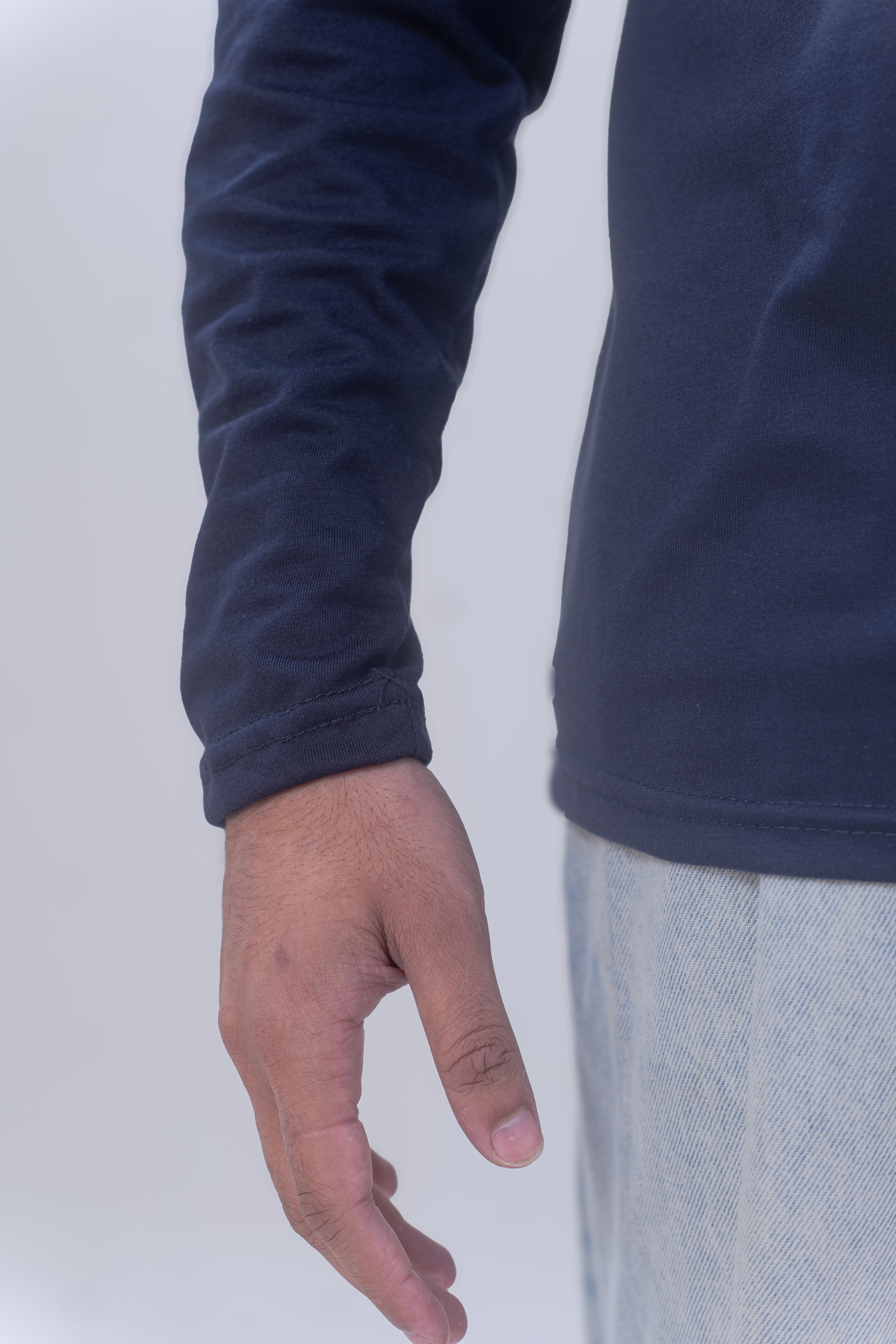BASIC FULL SLEEVES T-SHIRT