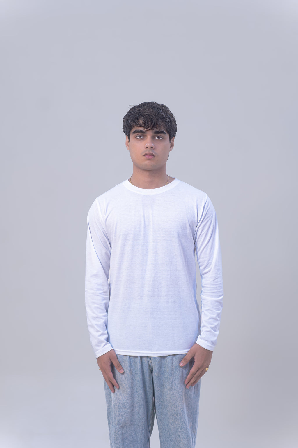 BASIC FULL SLEEVES T-SHIRT