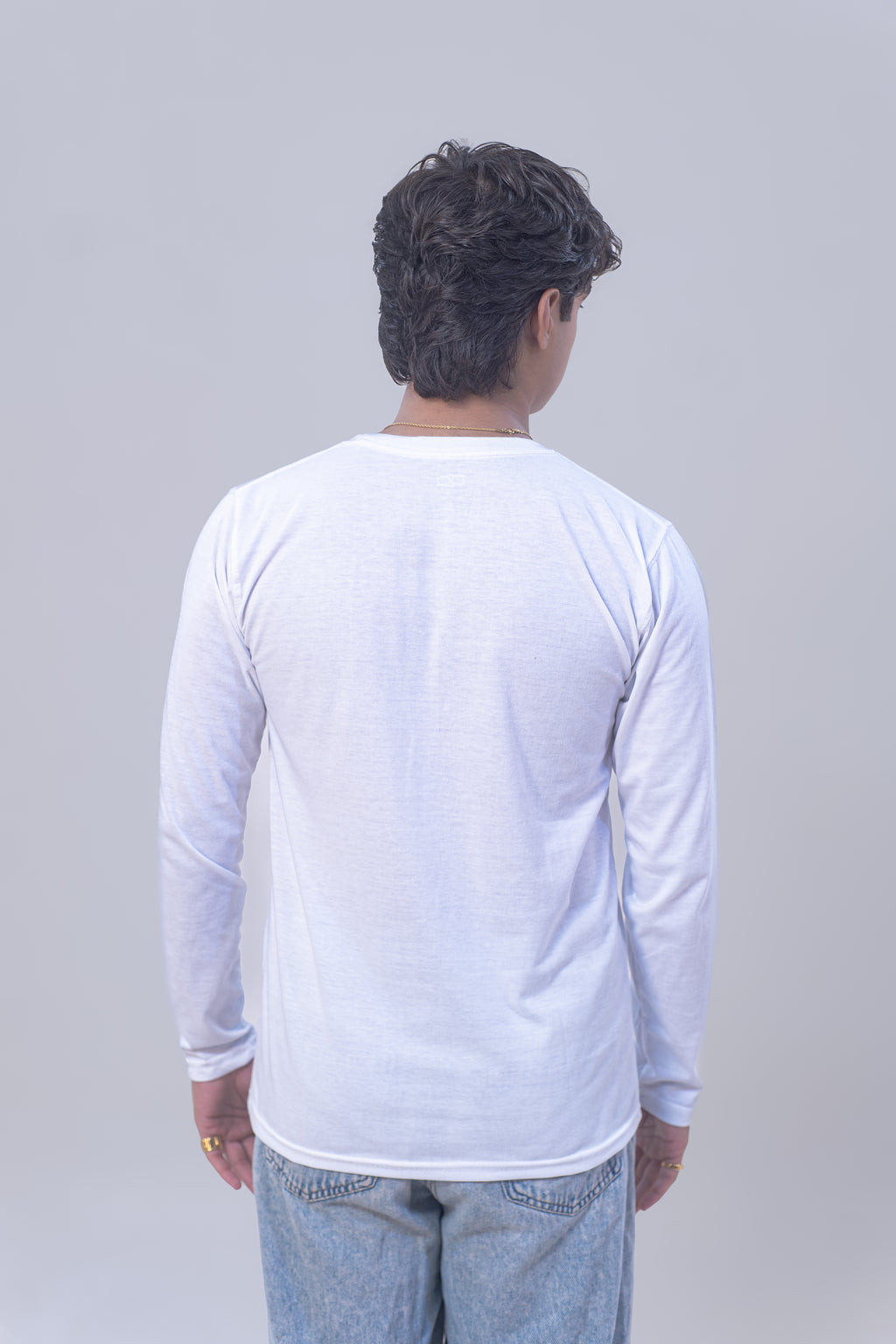 BASIC FULL SLEEVES T-SHIRT