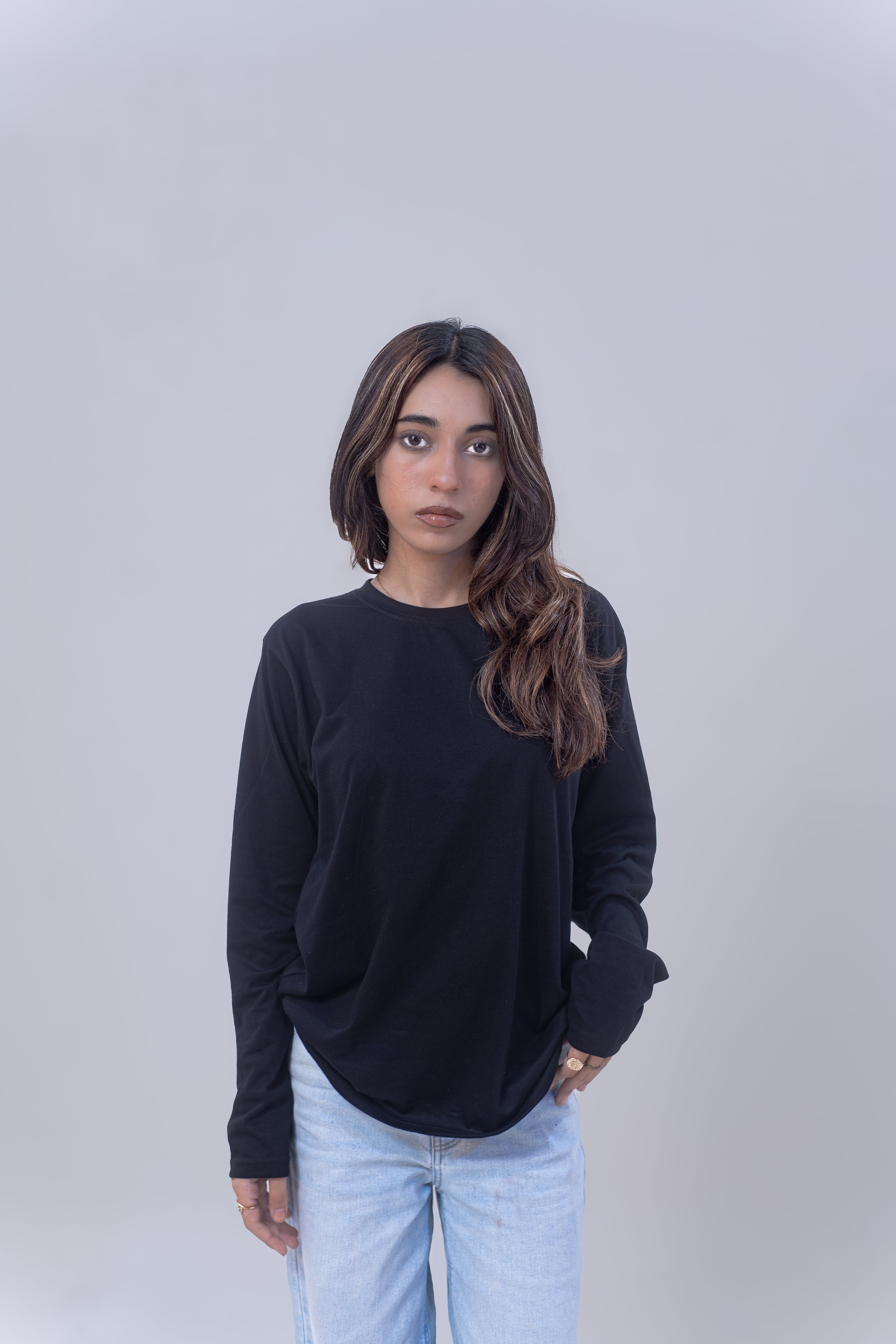 BASIC FULL SLEEVES T-SHIRT