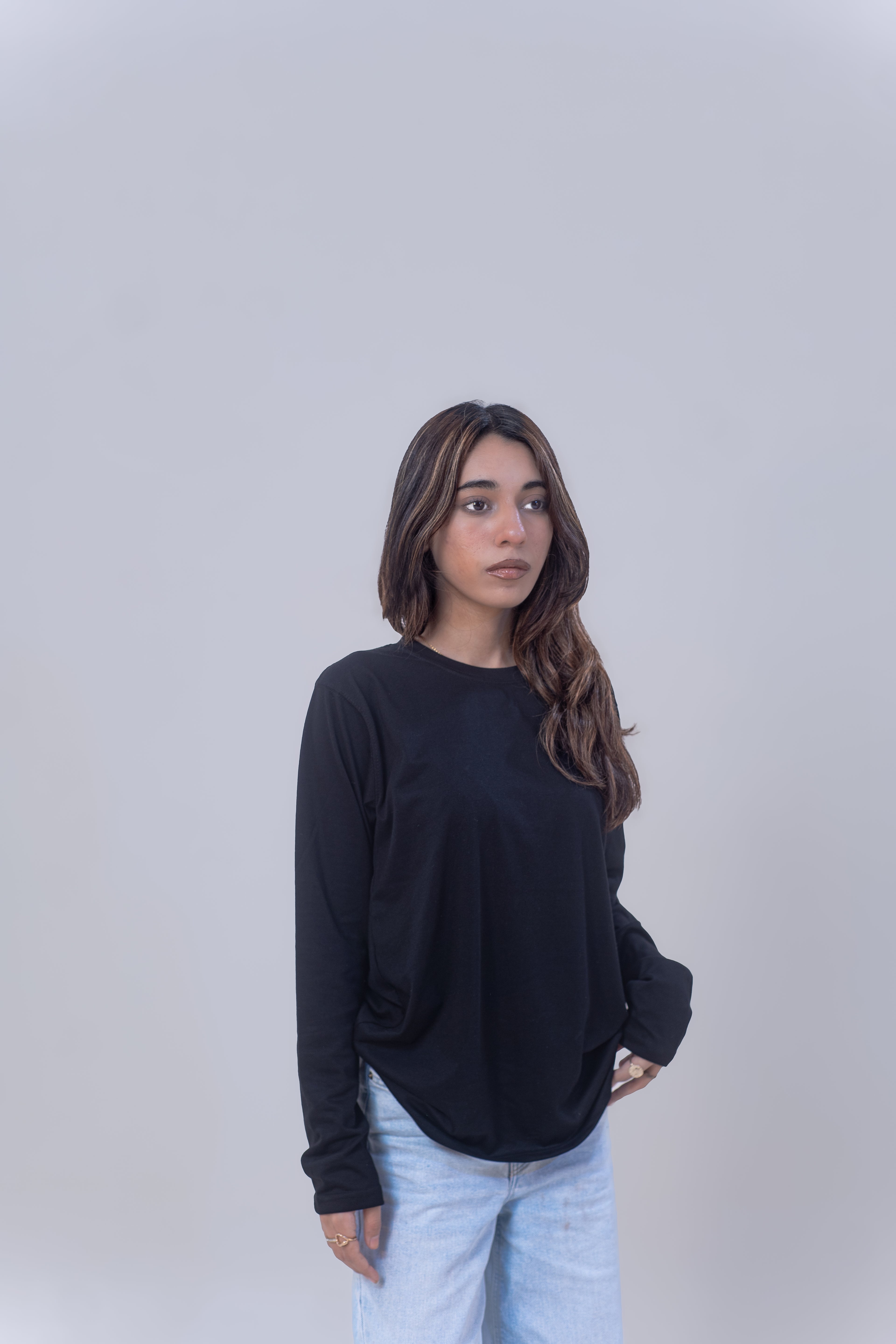 BASIC FULL SLEEVES T-SHIRT