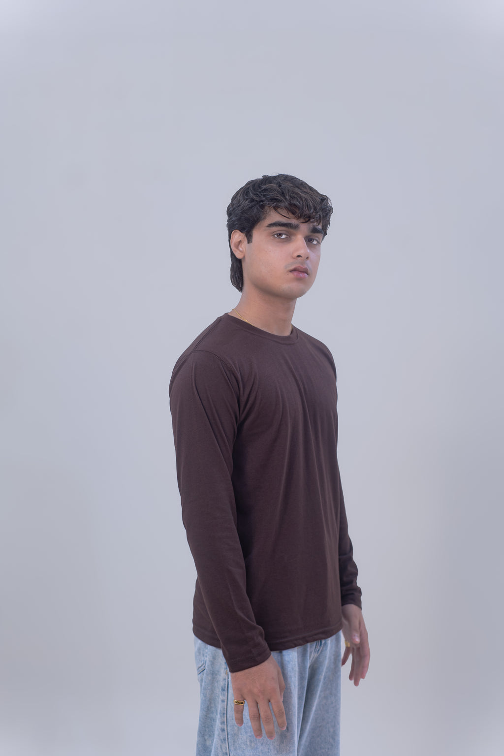 BASIC FULL SLEEVES T-SHIRT