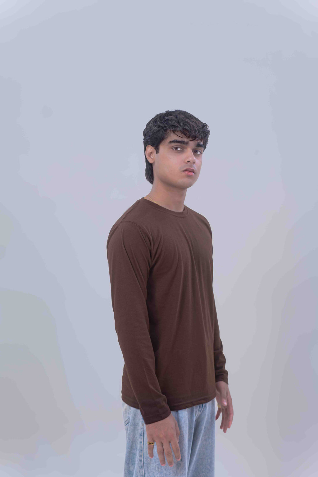 BASIC FULL SLEEVES T-SHIRT