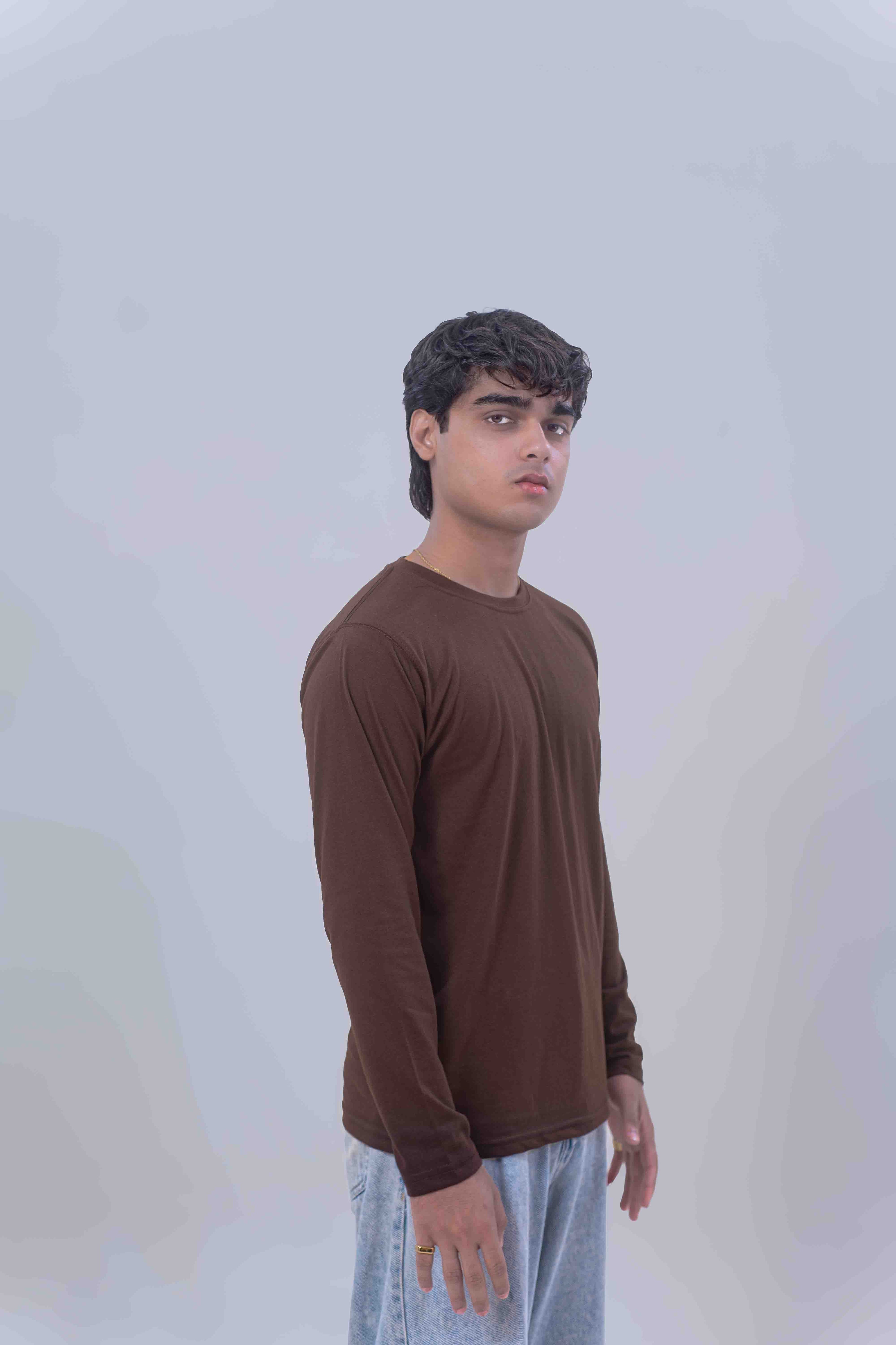 BASIC FULL SLEEVES T-SHIRT
